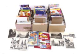 A large collection of 20th century topographical postcards.