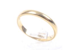 A vintage 22ct gold D-section wedding band. Hallmarks for London 1950, 2.7mm wide, size R, 3.