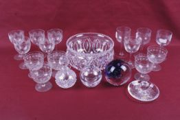 An assortment of 20th century glassware.