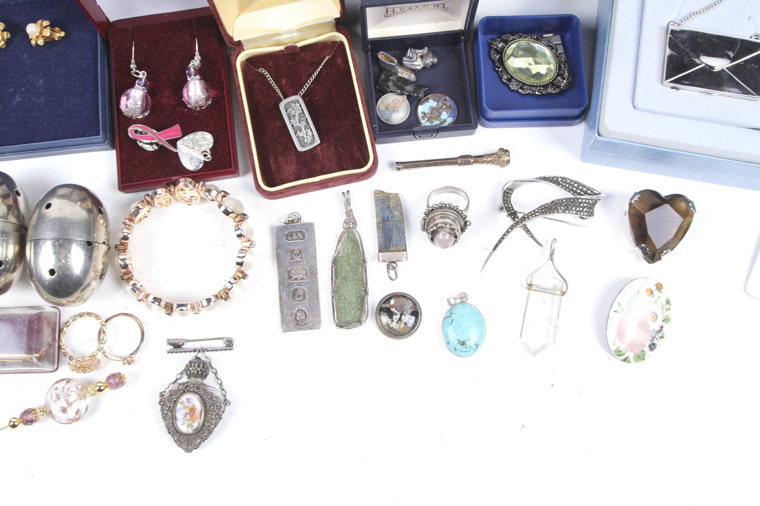 A large collection of mostly costume jewellery. - Image 2 of 2