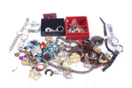 A quantity of costume jewellery.