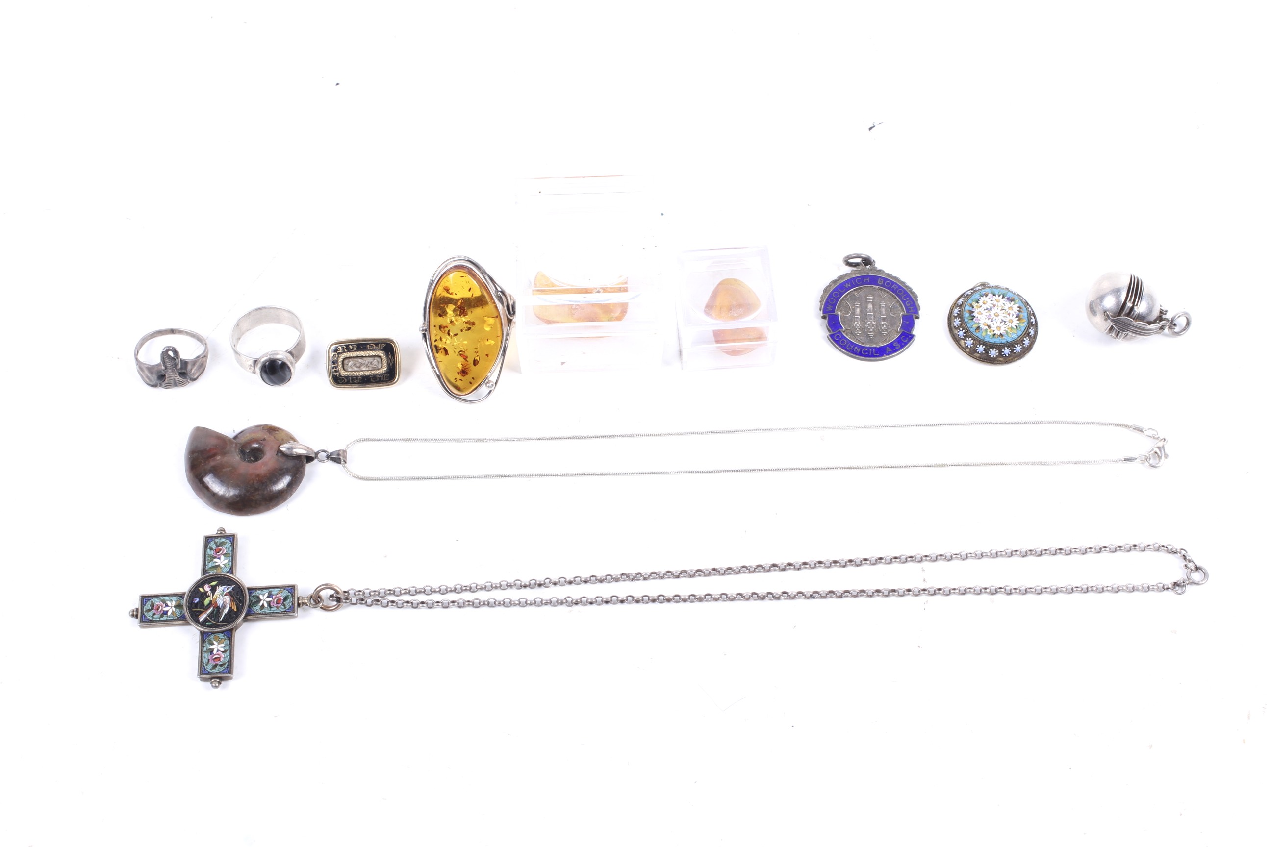 A small collection of jewellery.