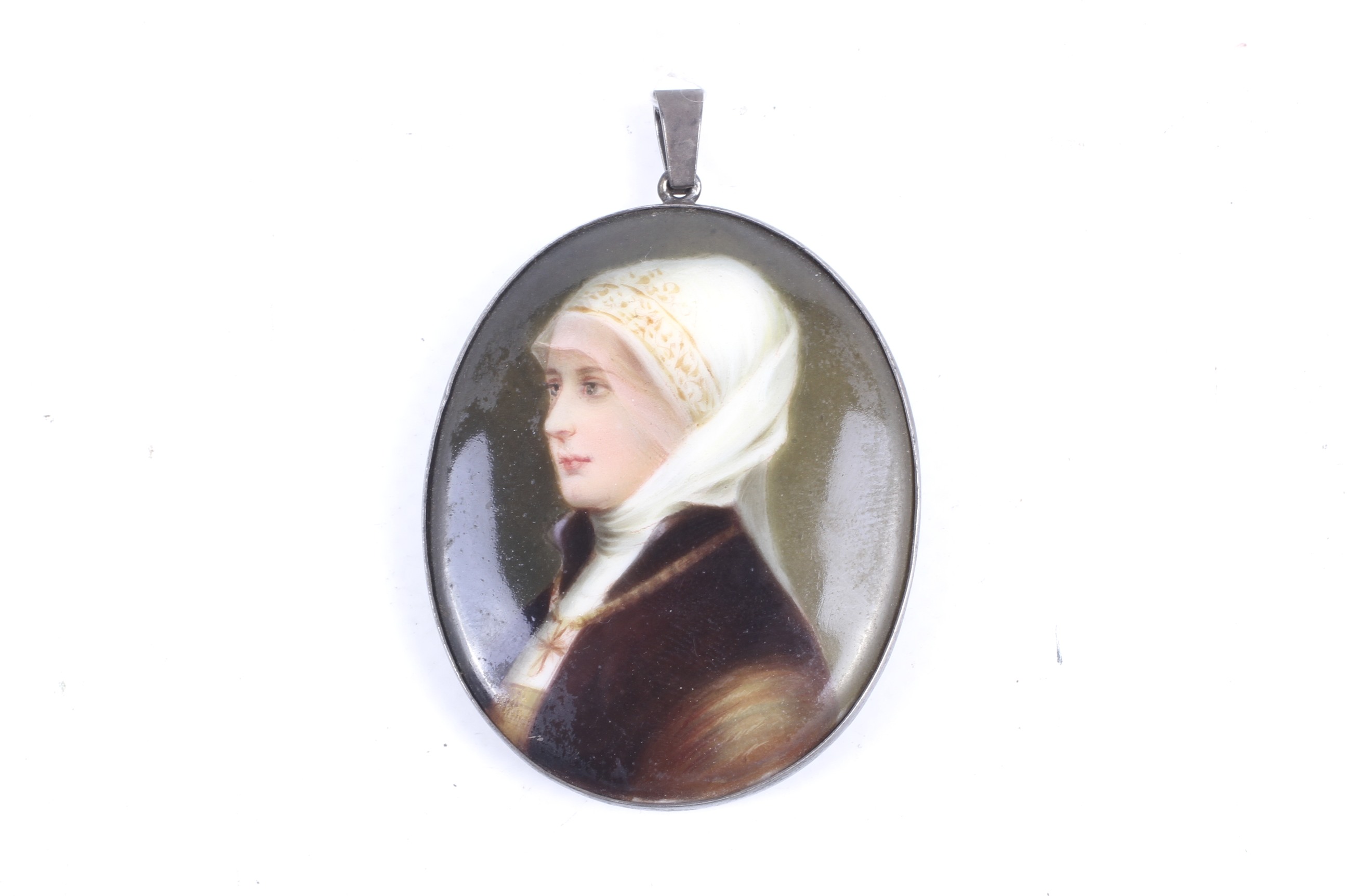 An early 20th century painted porcelain oval miniature.