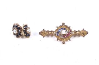 An Edwardian 9ct gold brooch and a pair of modern stud earrings.