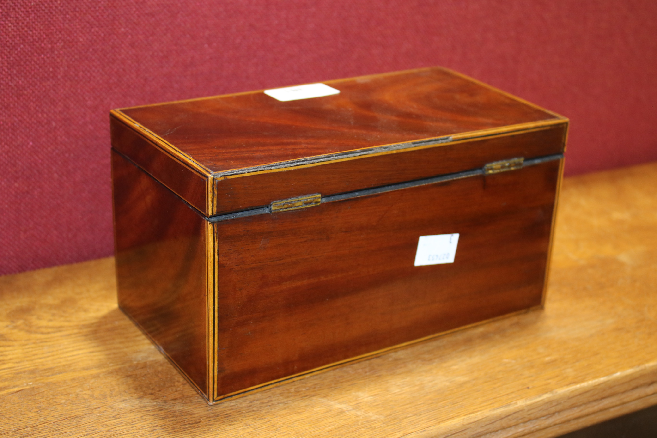 A 19th century mahogany veneered tea caddy. - Image 5 of 10