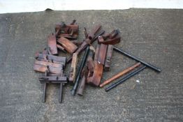 A collection of vintage moulding planes. With a good range of types and sizes etc. qty 12 approx.