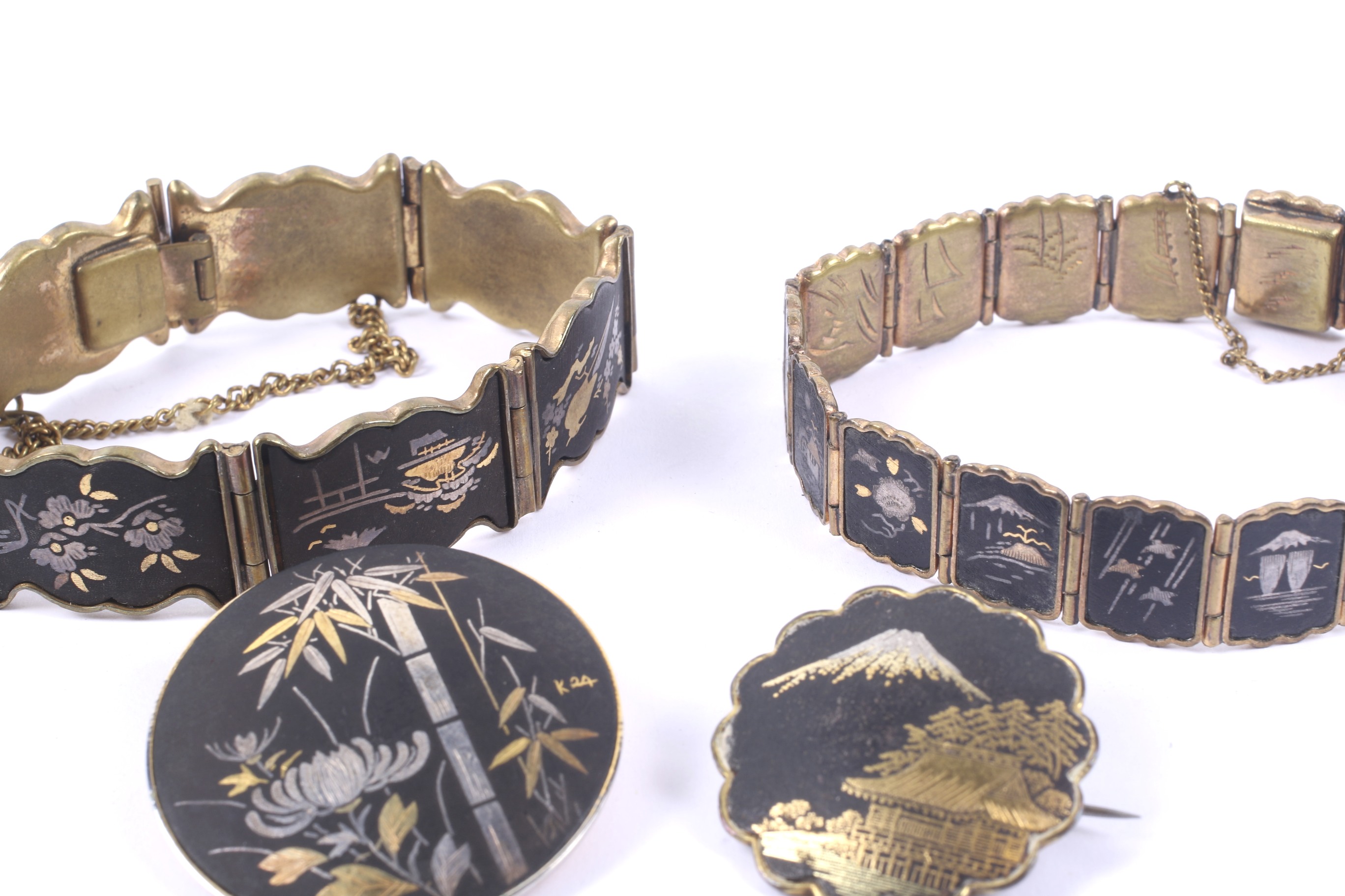 A group of Japanese mixed metal inlaid komai technique damascene jewellery. - Image 2 of 2