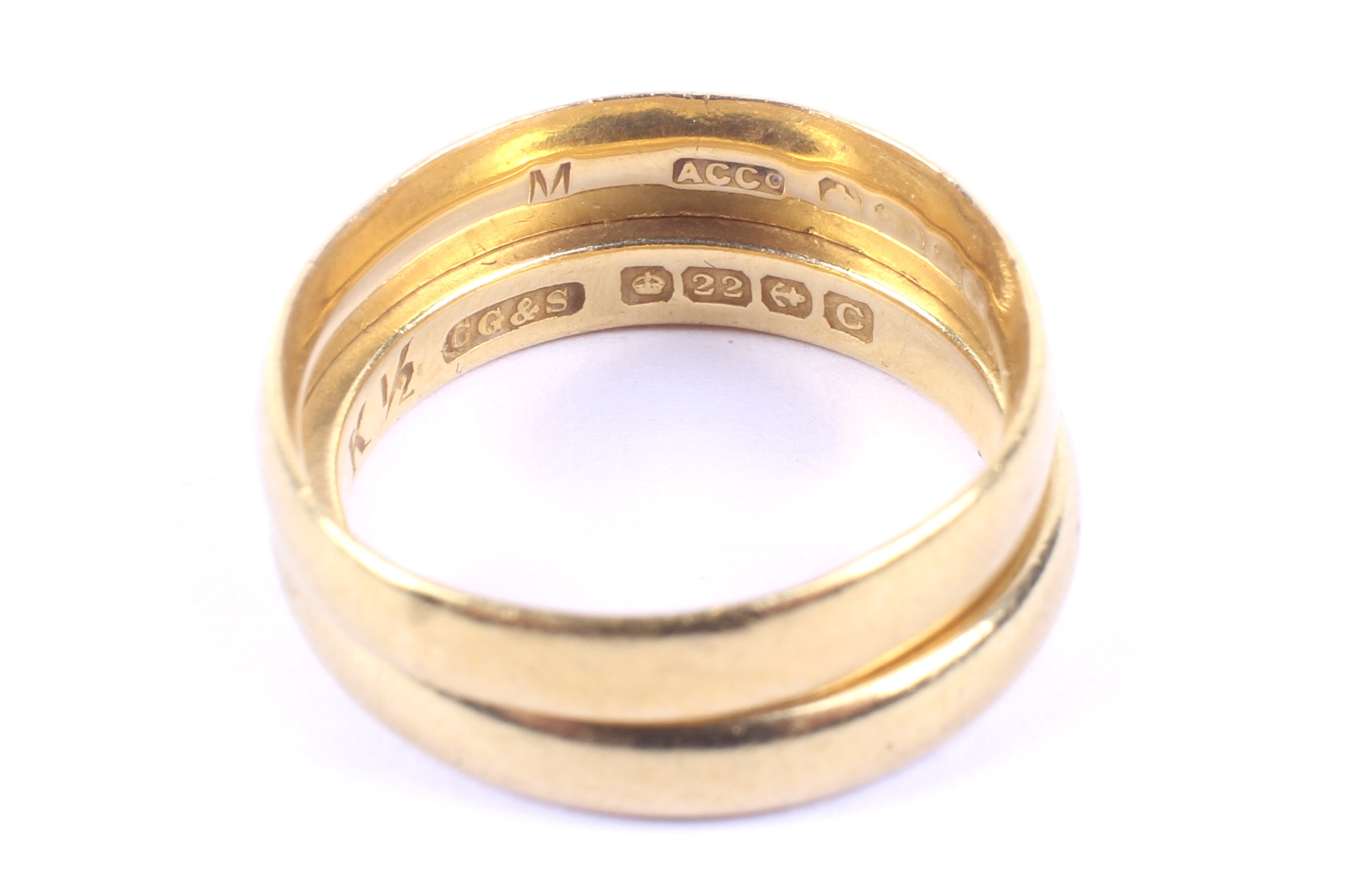 Two vintage 22ct gold wedding bands. - Image 2 of 2