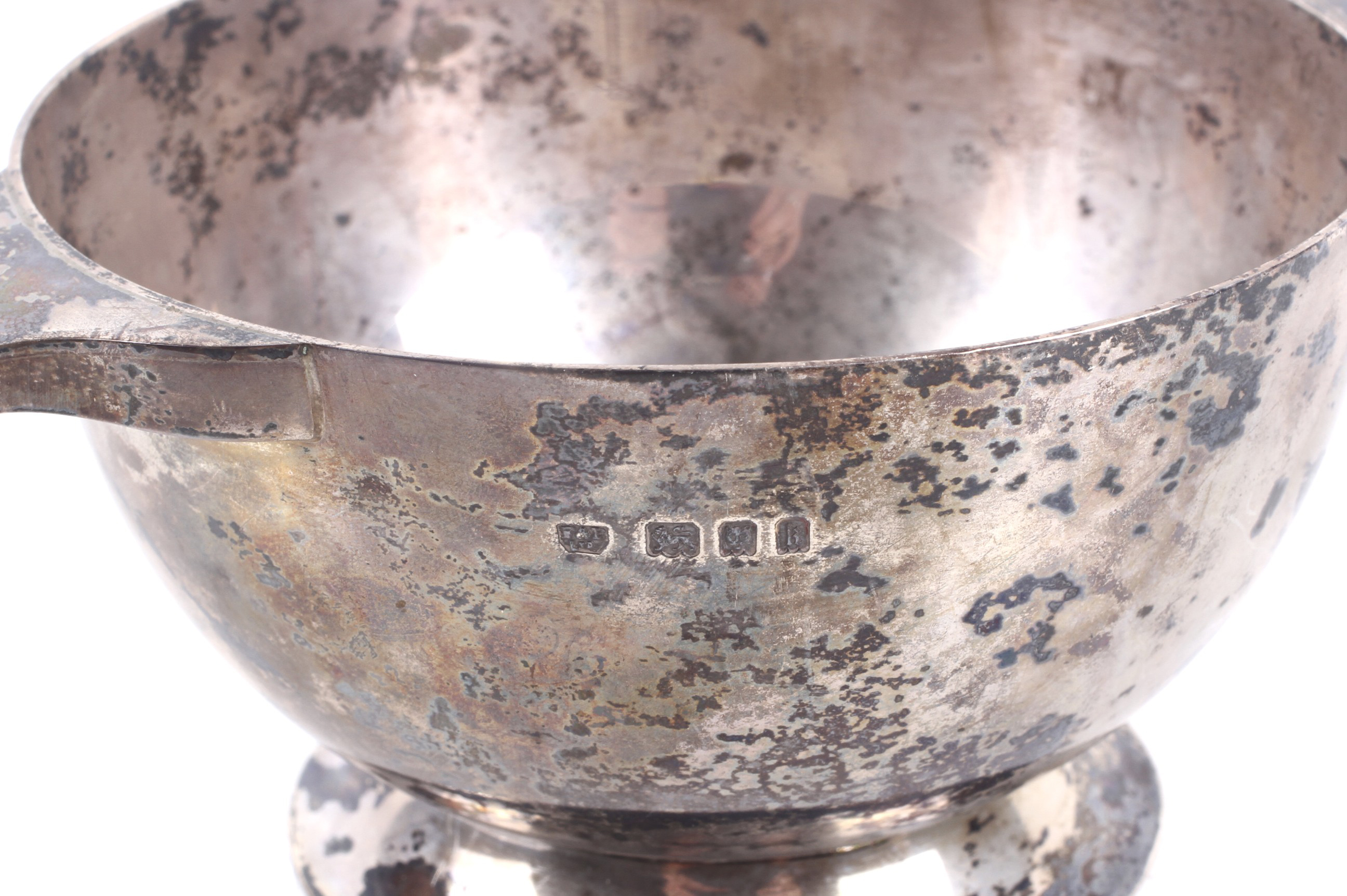 A silver round sugar bowl in the form of a quaich. - Image 2 of 2