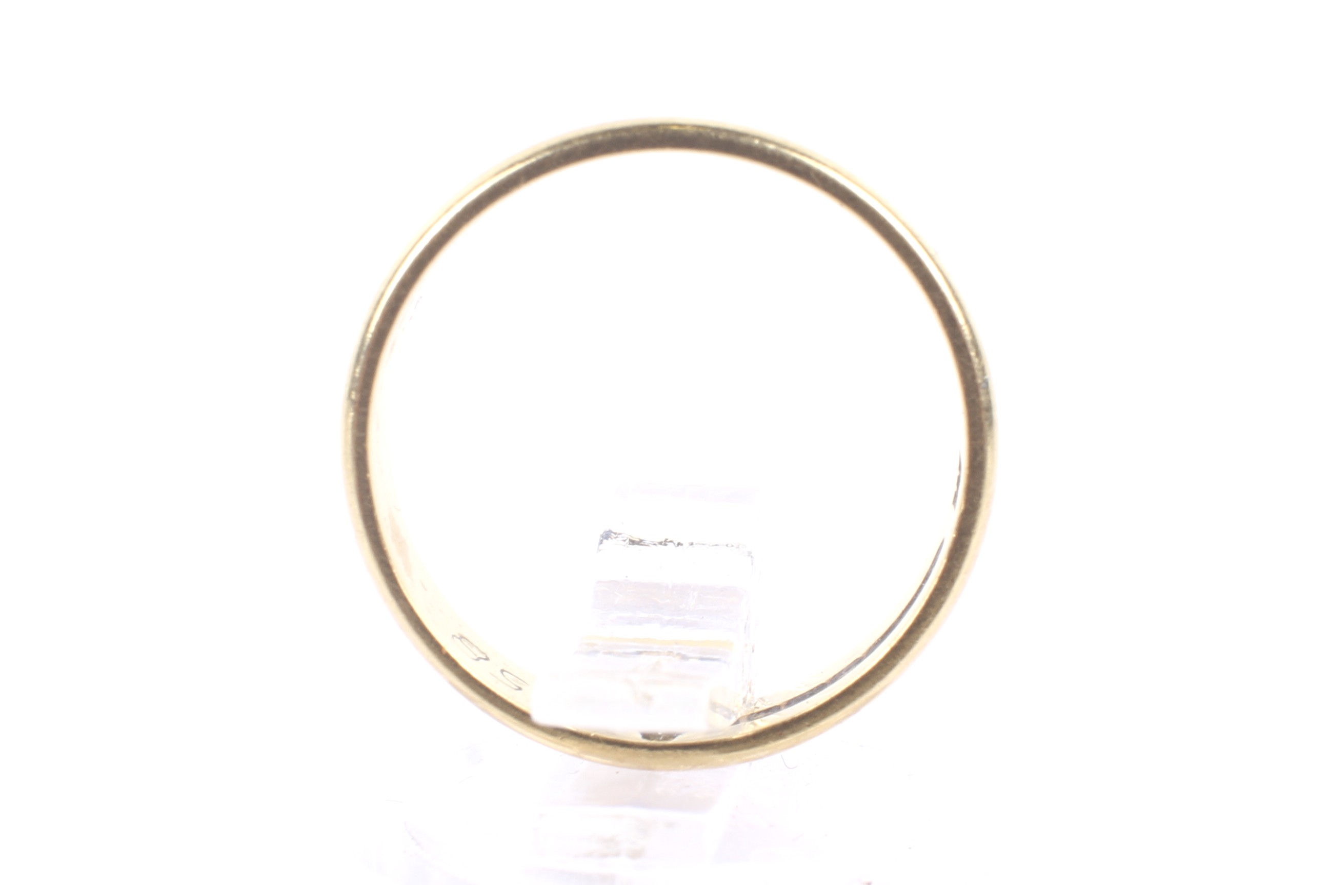 A vintage 18ct gold wedding band. Hallmarks for Birmingham 1972, 5mm wide, size leading-edge L+, 3. - Image 3 of 4