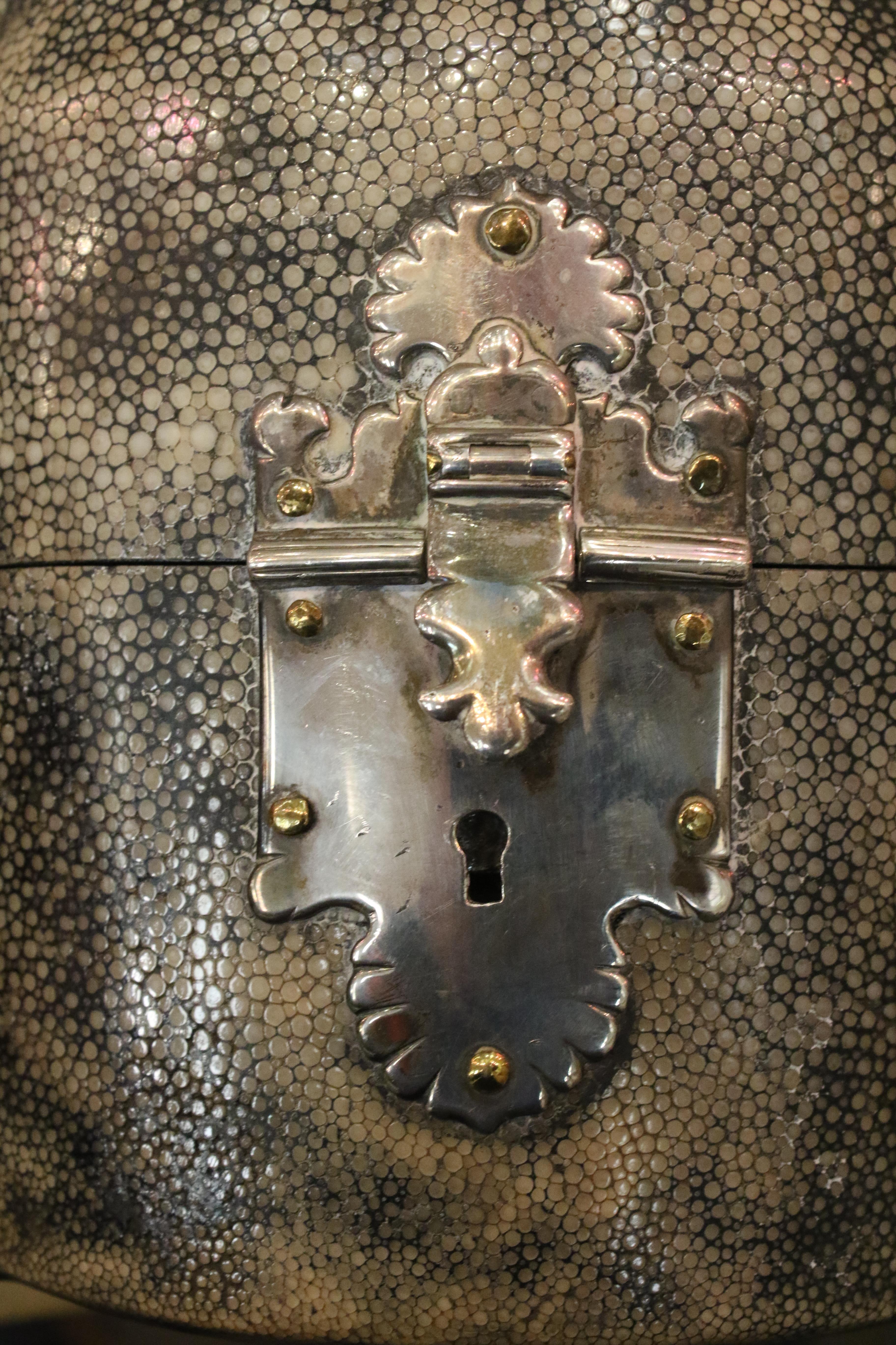 A George III silver mounted shagreen tea caddy case. - Bild 5 aus 19