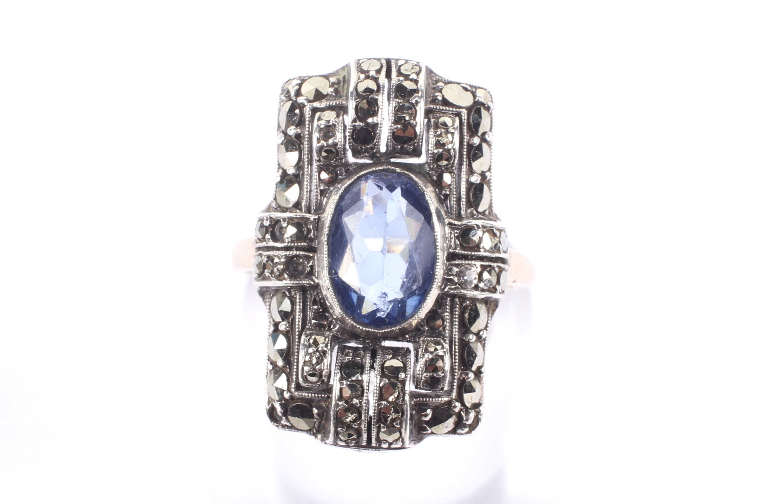 A vintage oval blue paste and marcasite rectangular cluster ring in Art Deco style. - Image 2 of 3