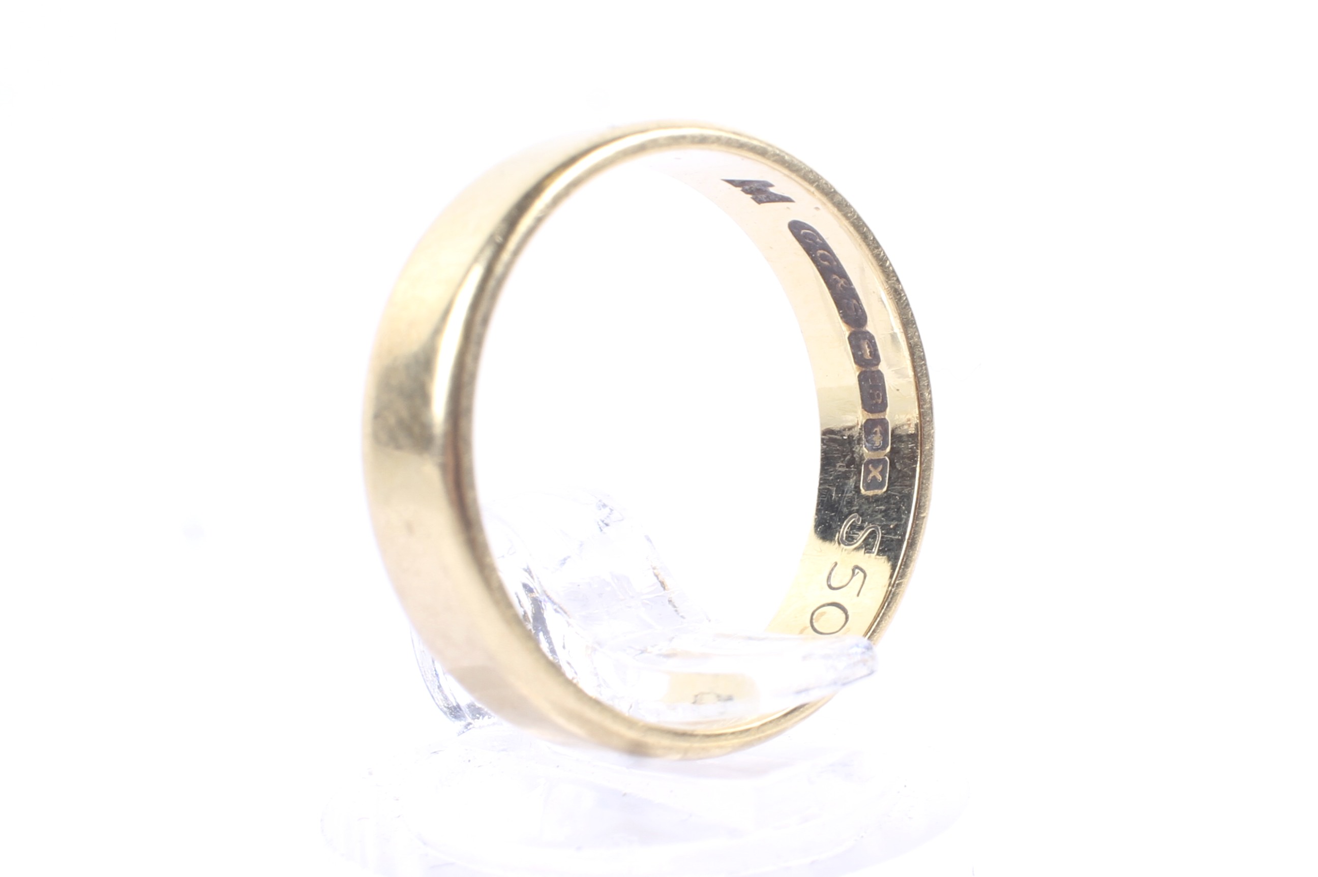 A vintage 18ct gold wedding band. Hallmarks for Birmingham 1972, 5mm wide, size leading-edge L+, 3. - Image 4 of 4