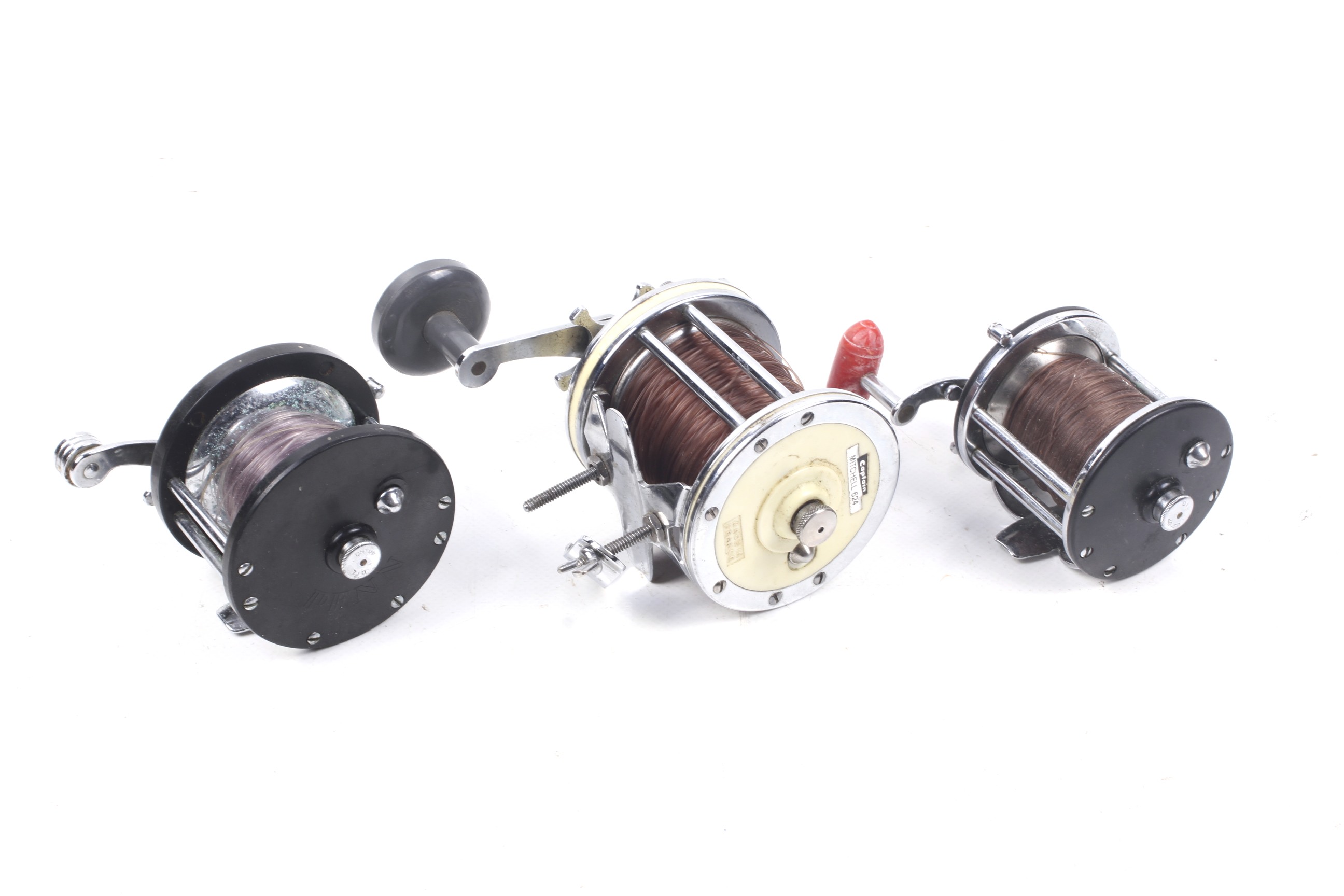 Three sea fishing multiplier reels. - Bild 2 aus 2