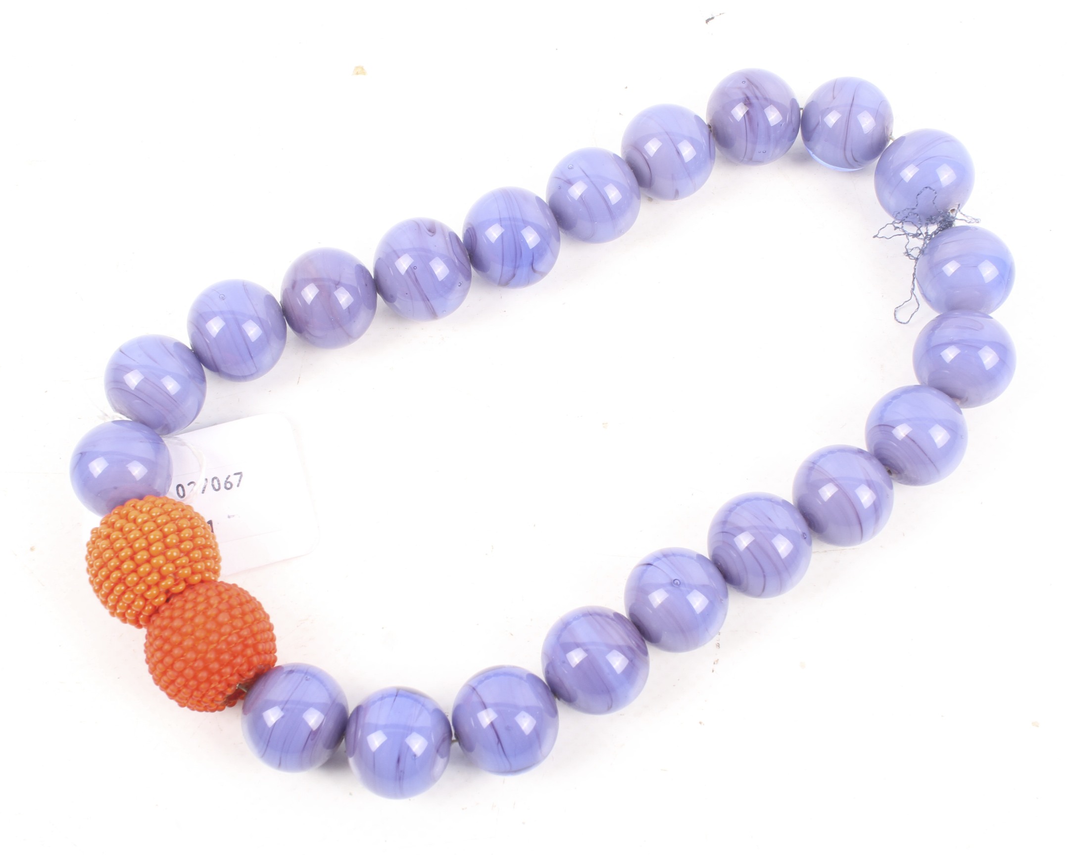 Kettenmacherin, a blue glass bead 'Statement' necklace on an orange twin-bead magnet clasp. - Image 3 of 3