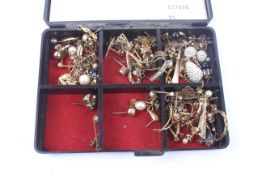 A collection of miscellaneous 9ct gold and other jewellery.