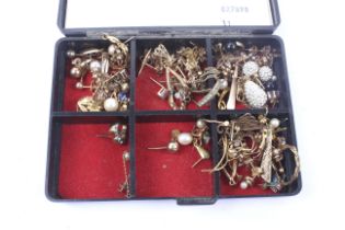 A collection of miscellaneous 9ct gold and other jewellery.
