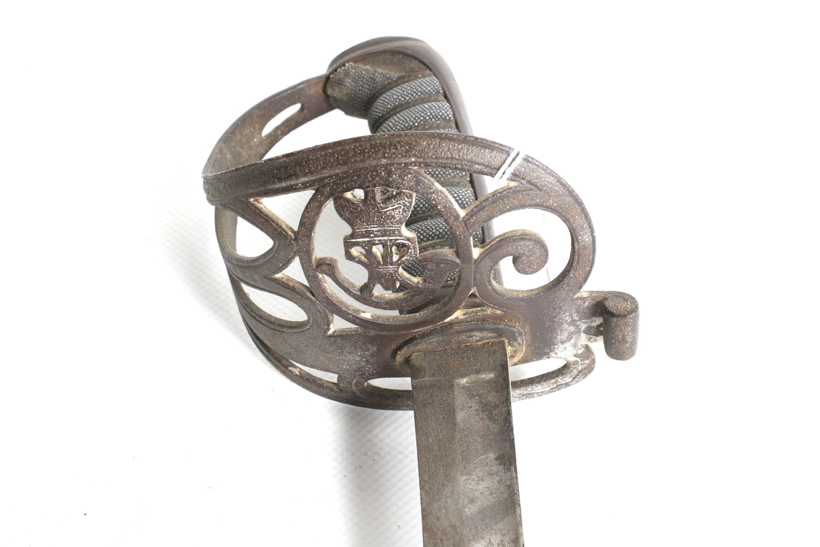 A Victorian 1827/45 Pattern British Rifle Officer's sword. - Image 4 of 7