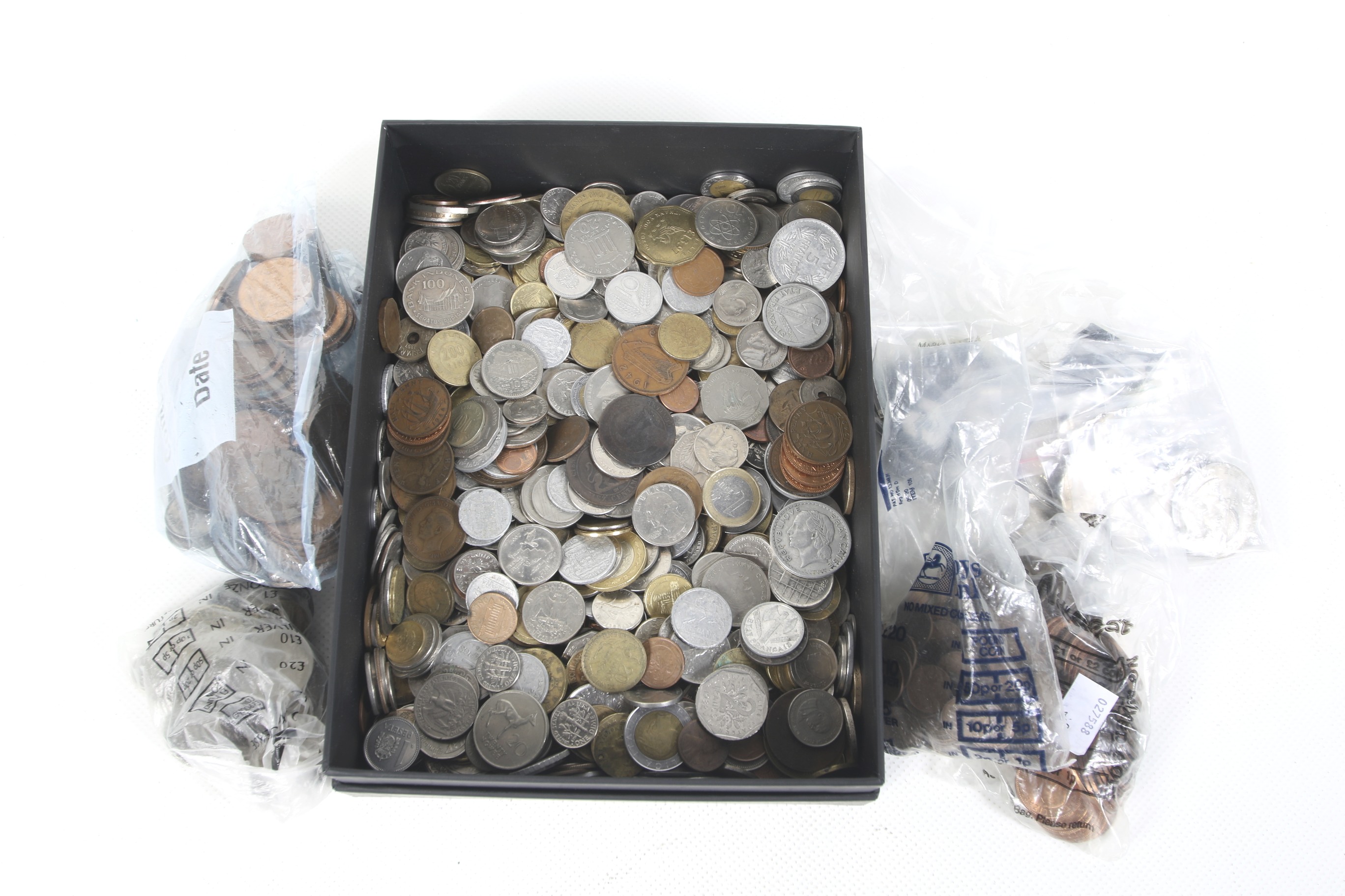 Collection of assorted 20th century World coins.