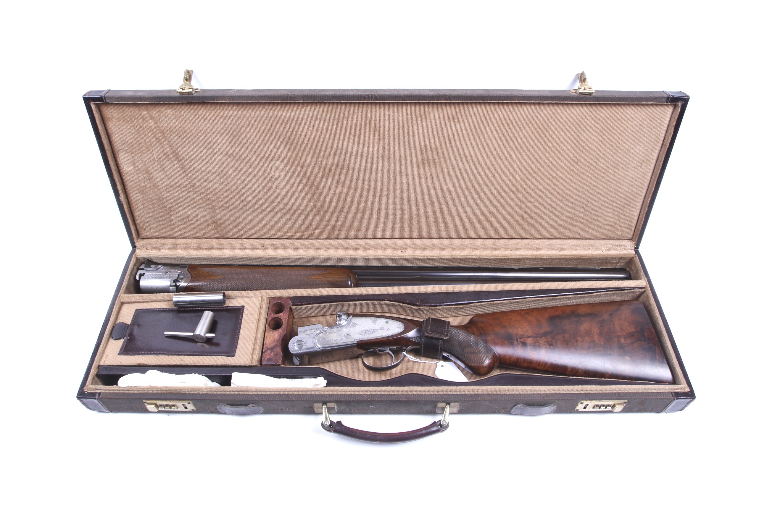 A Beretta S04 double-barrelled over and under 12 gauge shotgun. S/N A04150B, sidelock ejectors, - Image 5 of 14