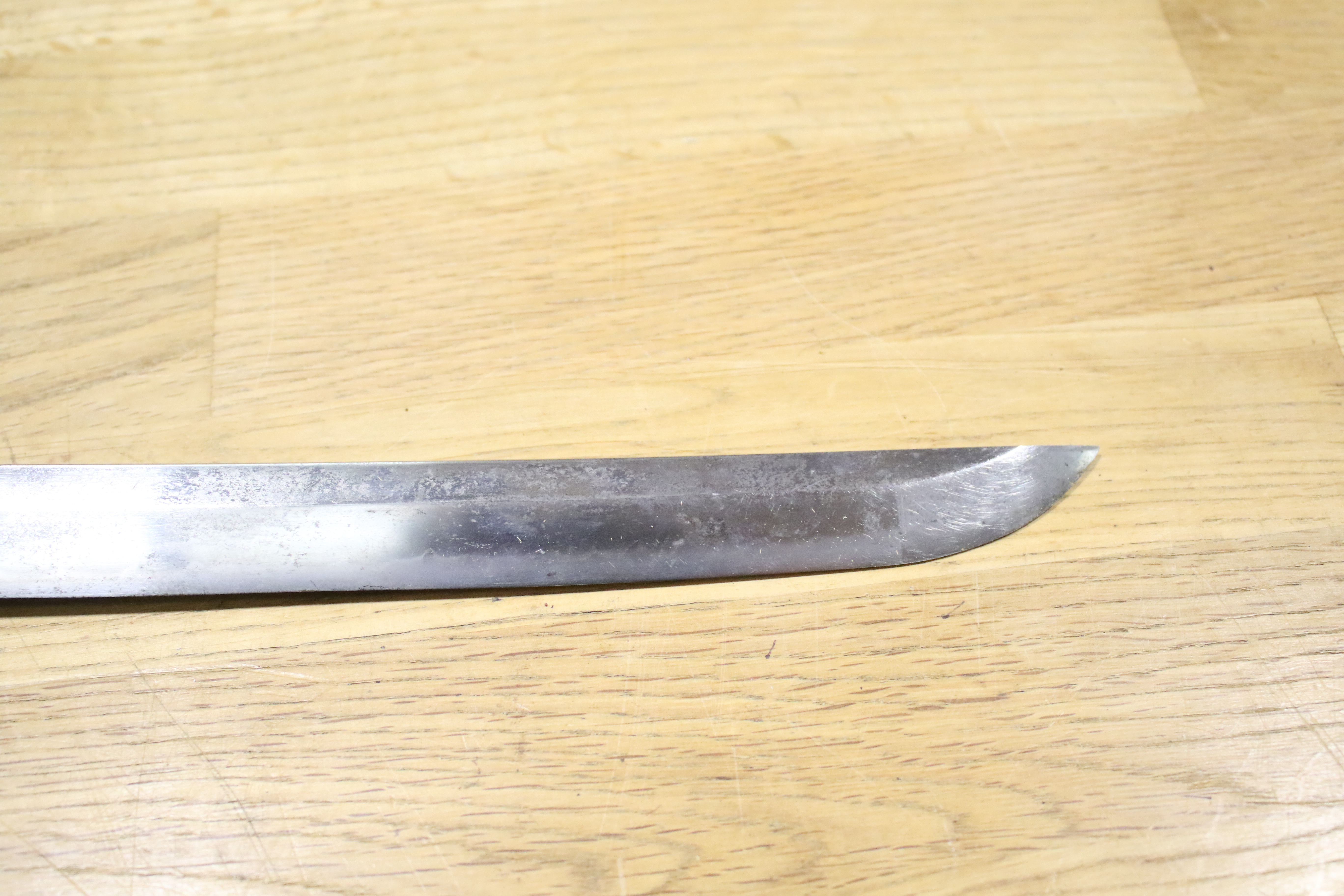 A Japanese WWII military 'gunto' Katana sword. - Image 12 of 16