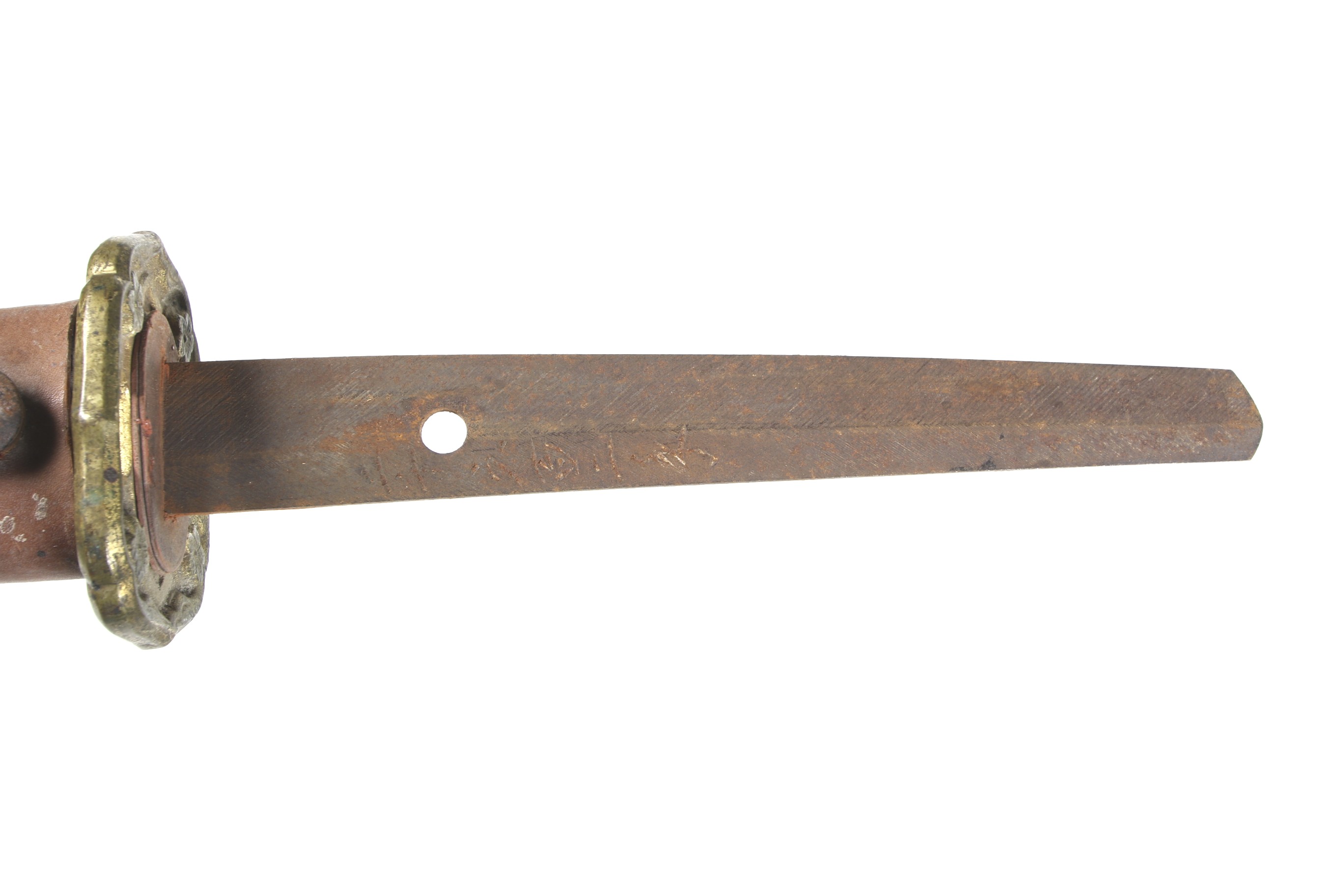 A Japanese WWII military 'gunto' Katana sword. - Image 6 of 16