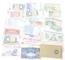 Collection of assorted 20th century world bank notes. Mixed grades.