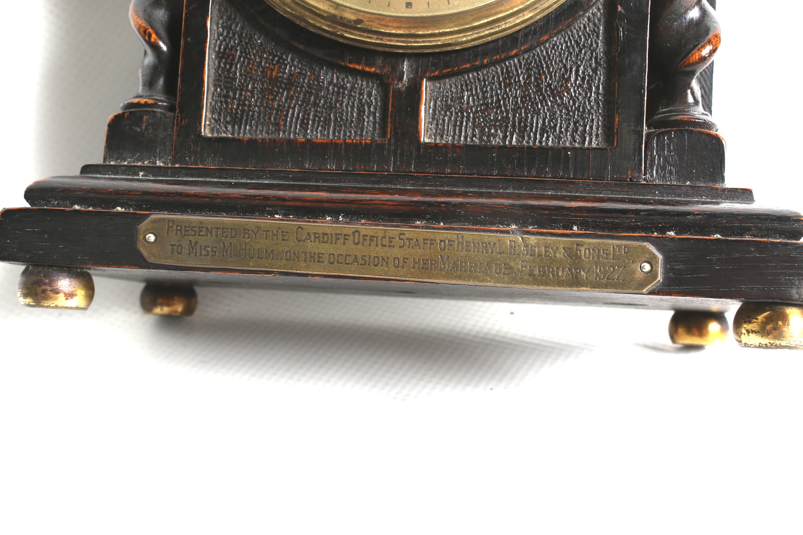 A Smith's carved wood cased mantel clock. - Image 2 of 3