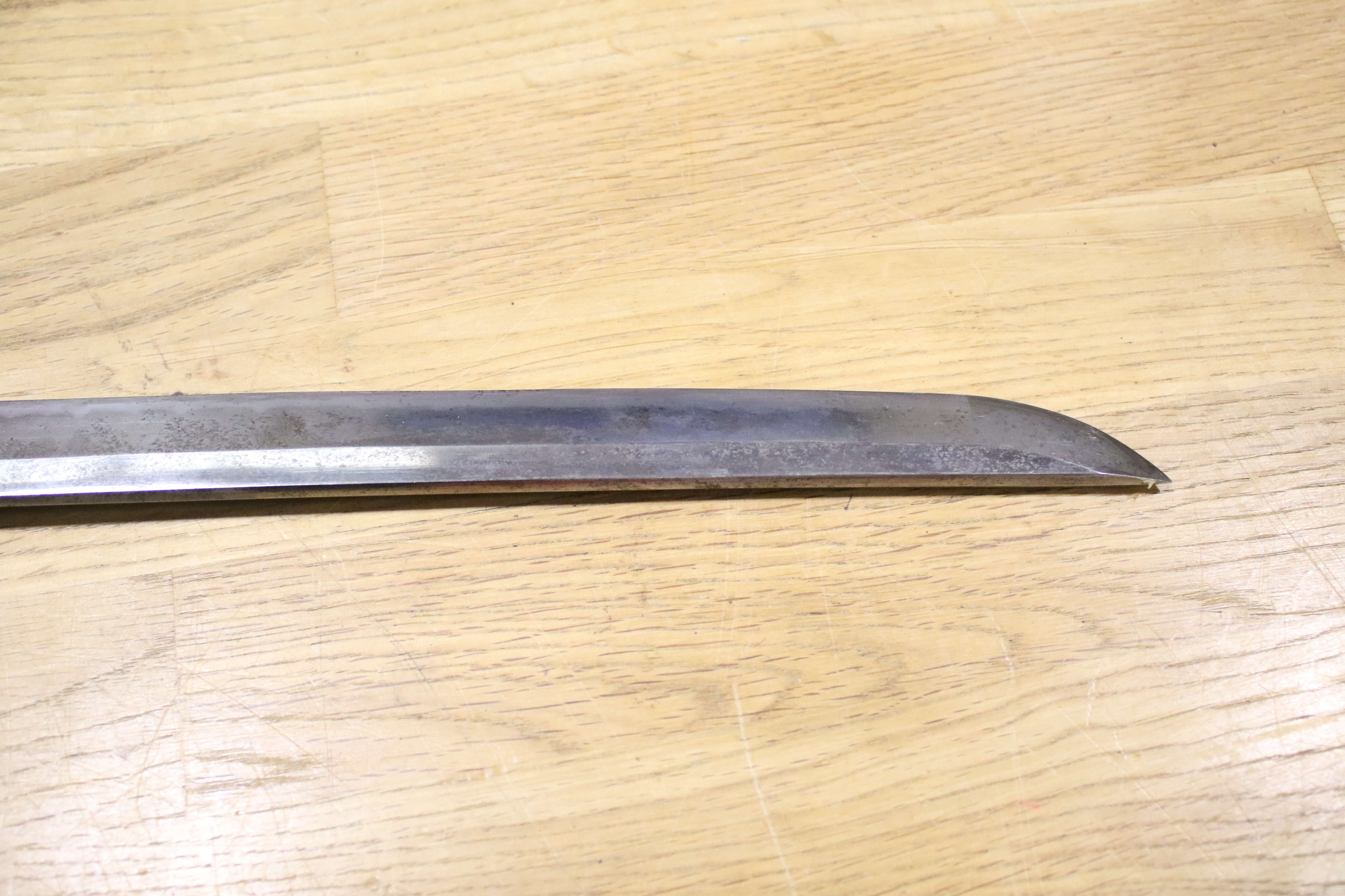 A Japanese WWII military 'gunto' Katana sword. - Image 13 of 16