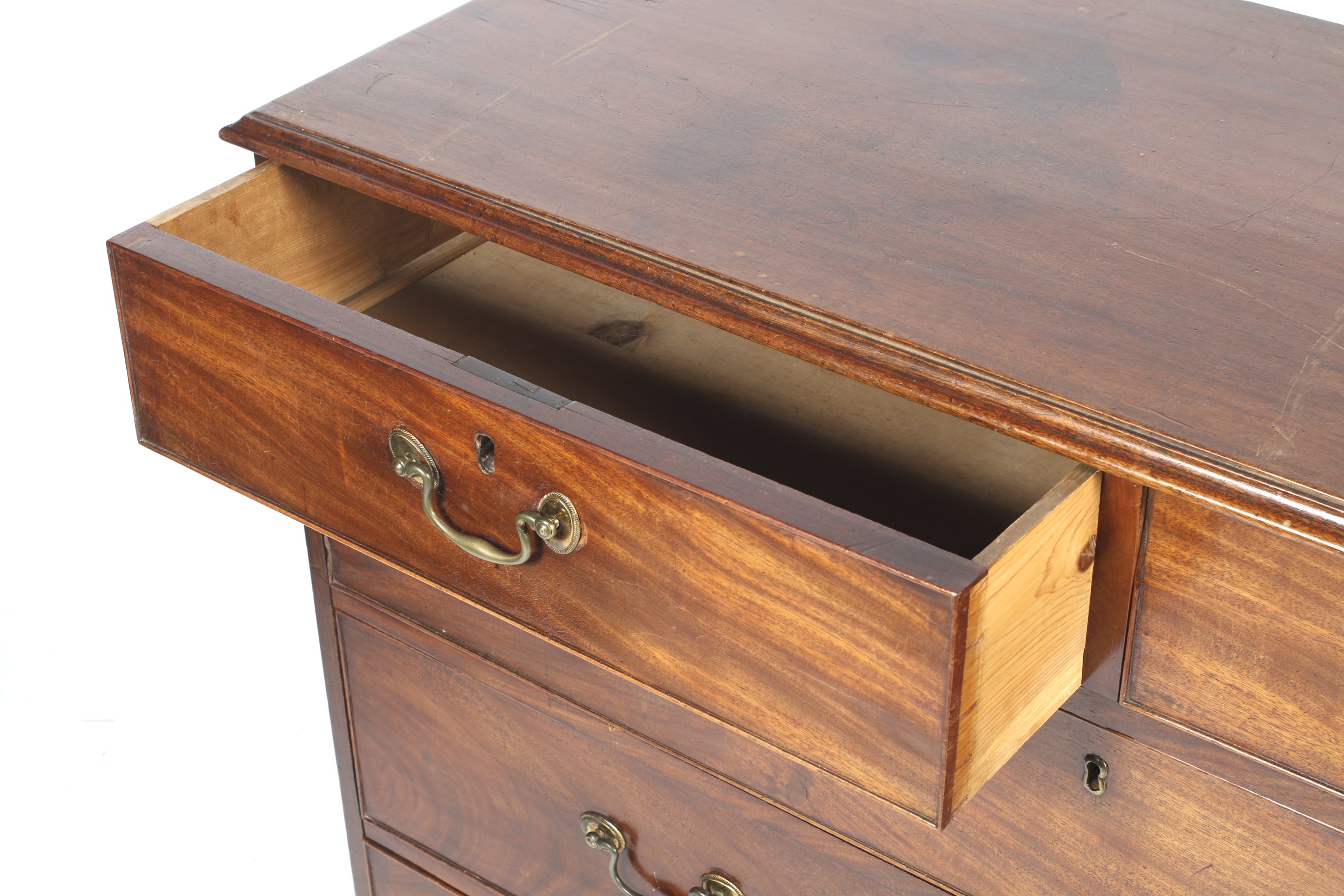 A Georgian style mahogany chest of drawers. - Image 2 of 2