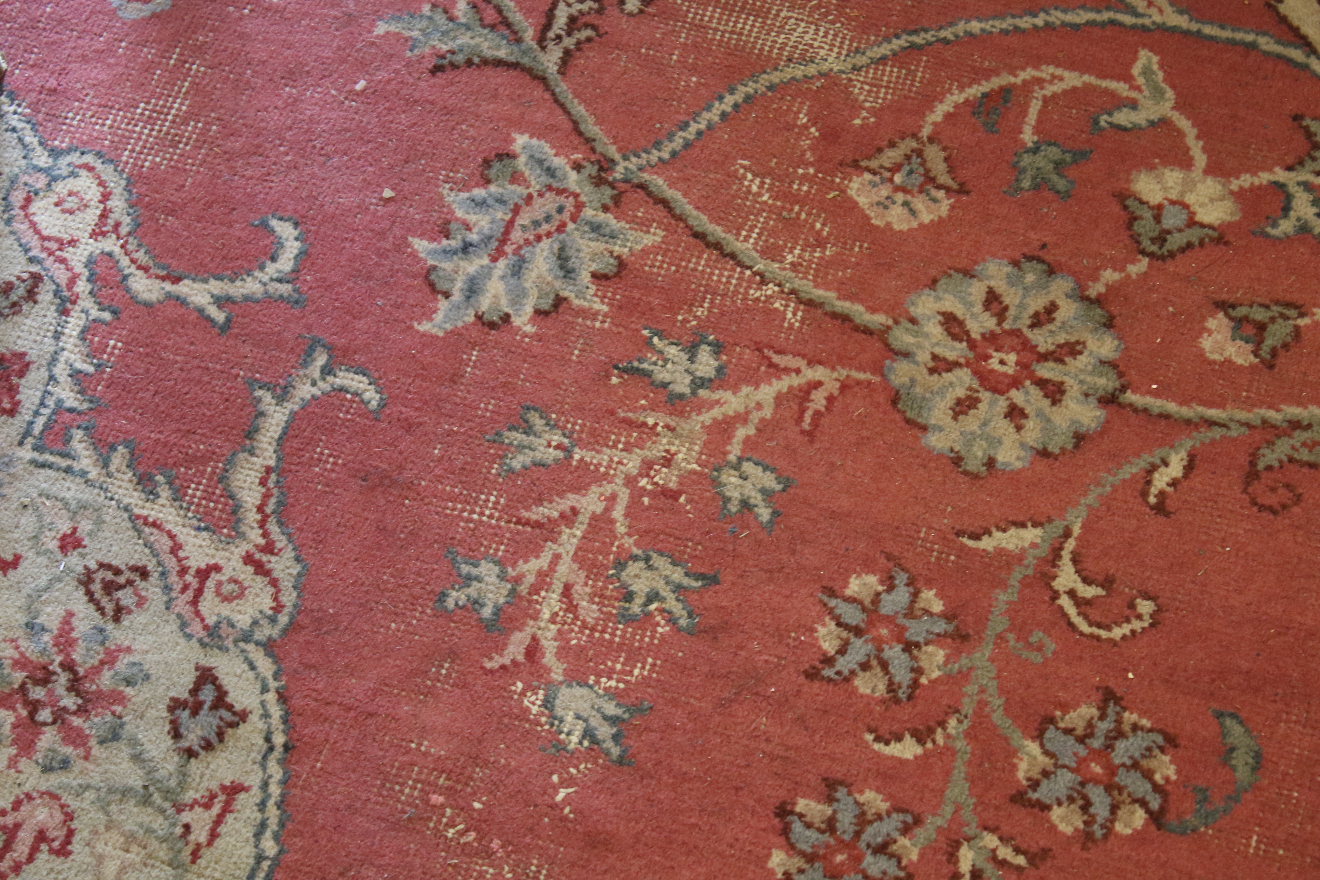 A large Persian rug. - Image 9 of 15