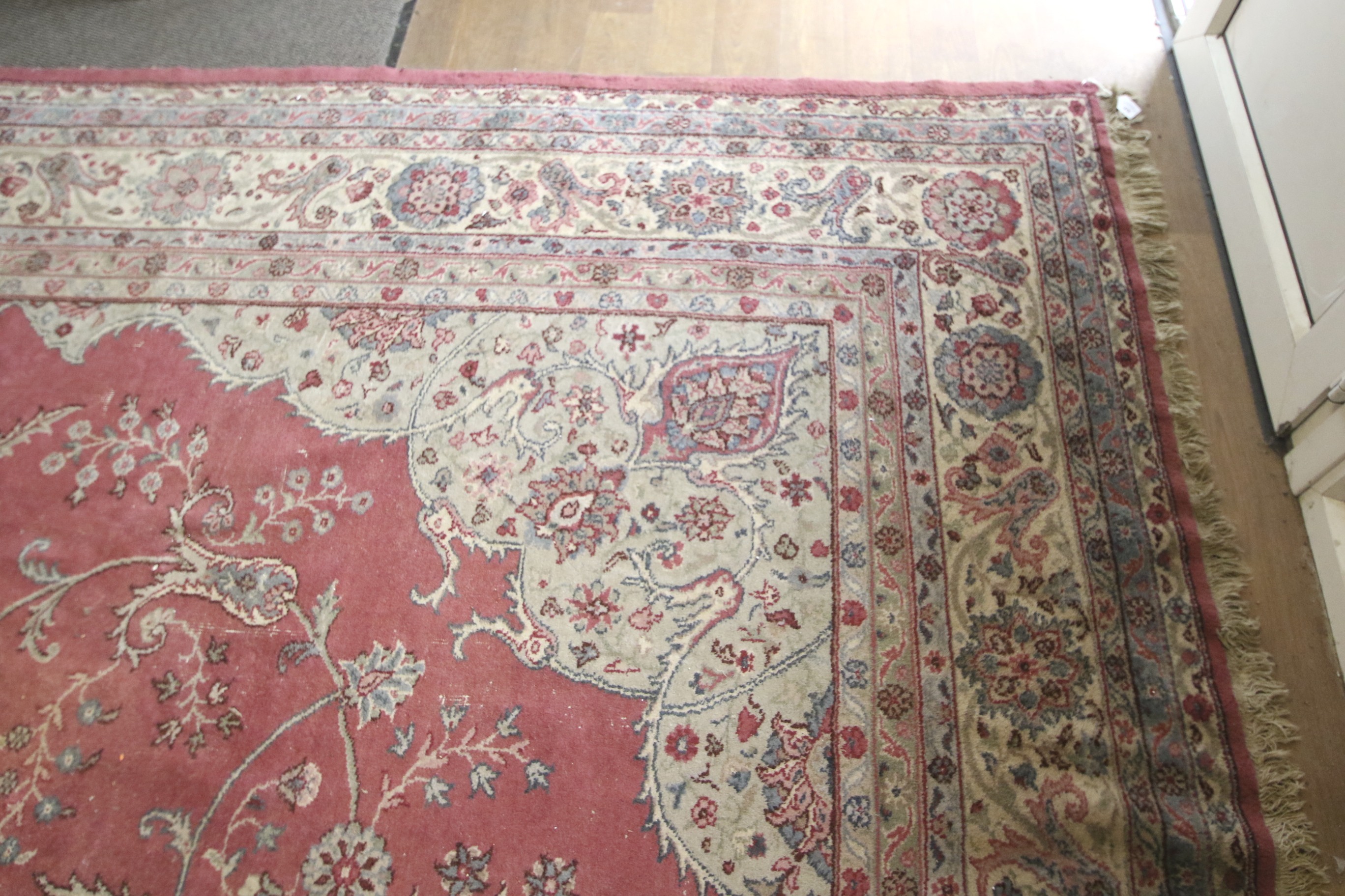 A large Persian rug. - Image 3 of 15