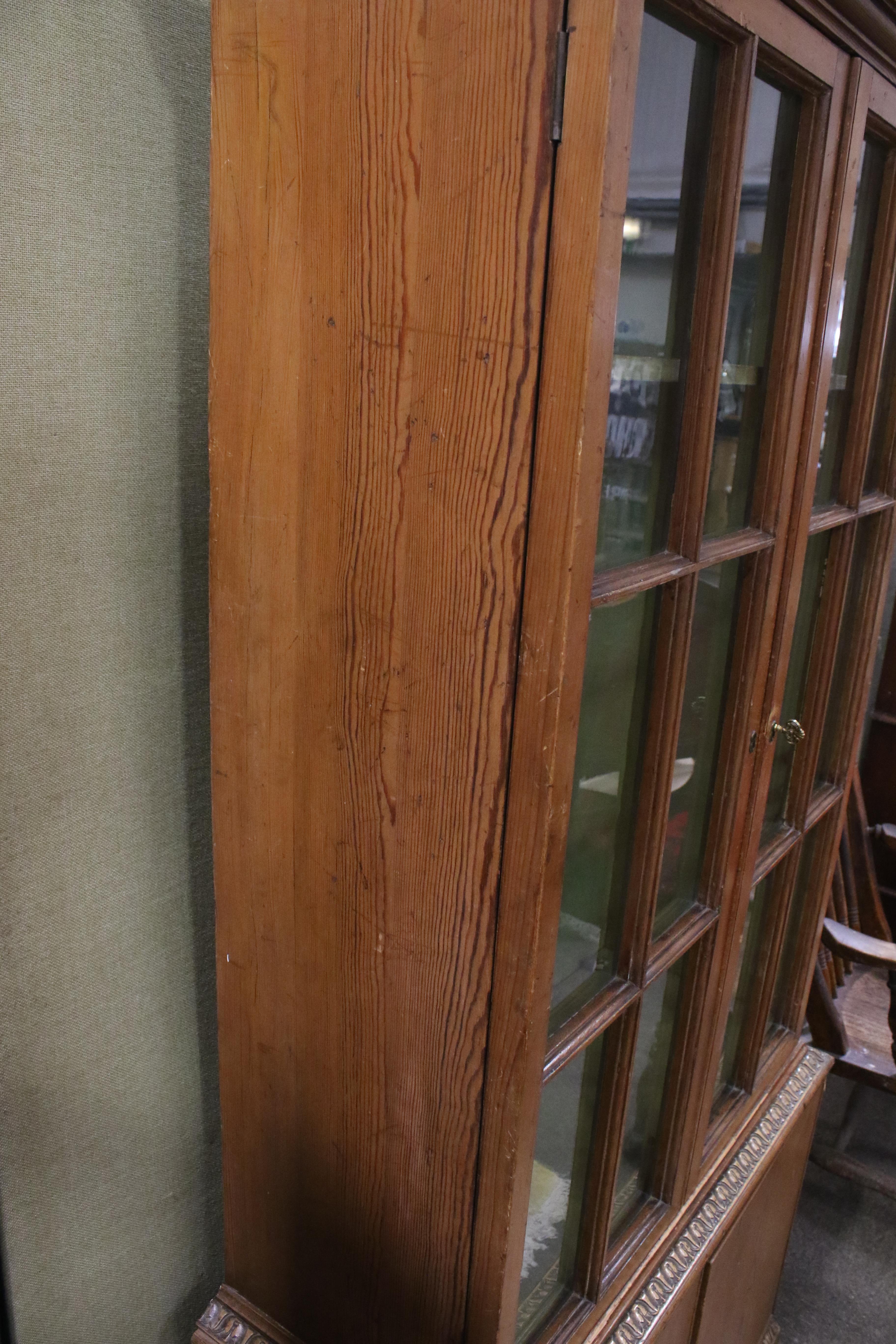 A vintage pine display cabinet. - Image 6 of 9