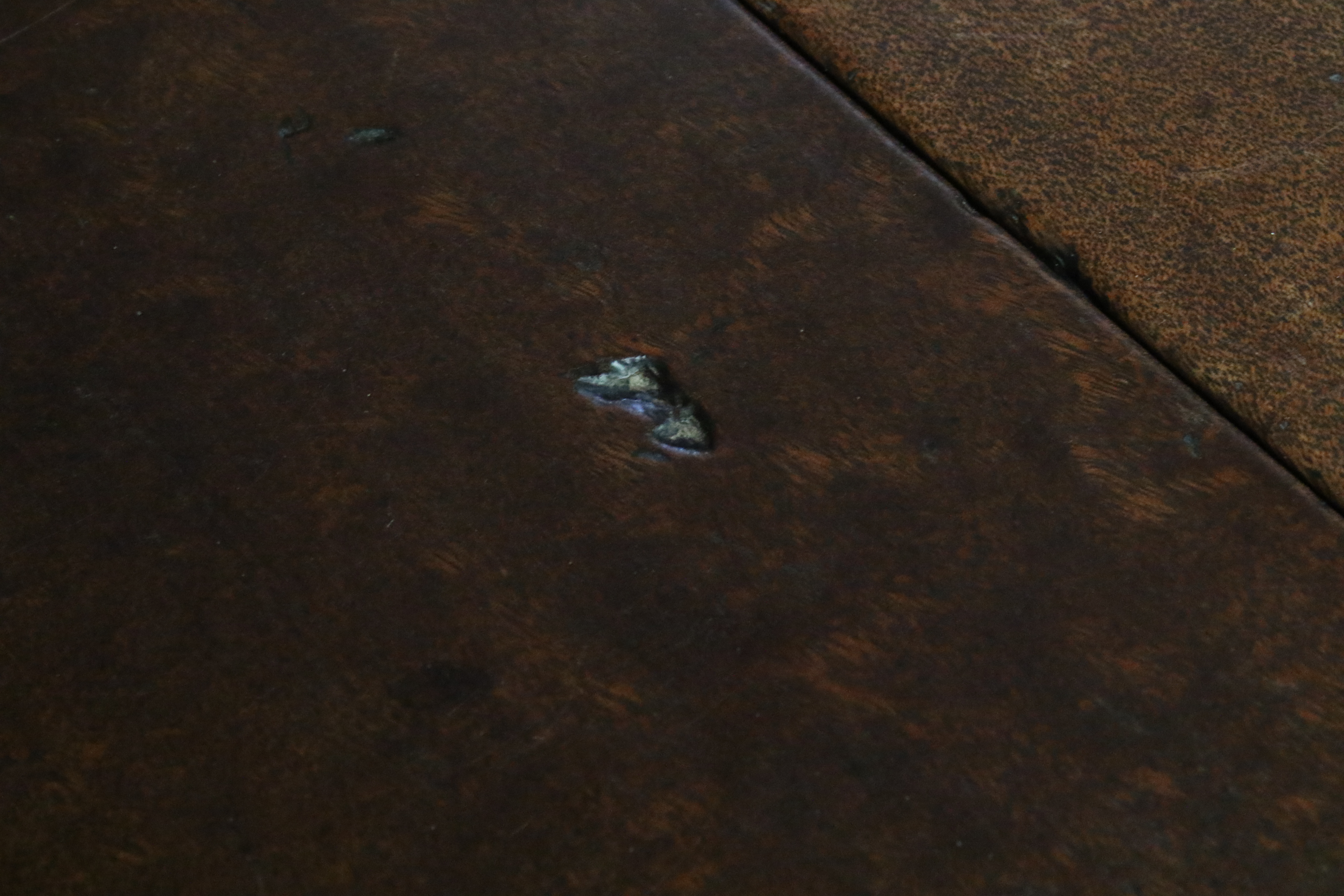 A Georgian mahogany drop leaf oval table. - Image 2 of 10