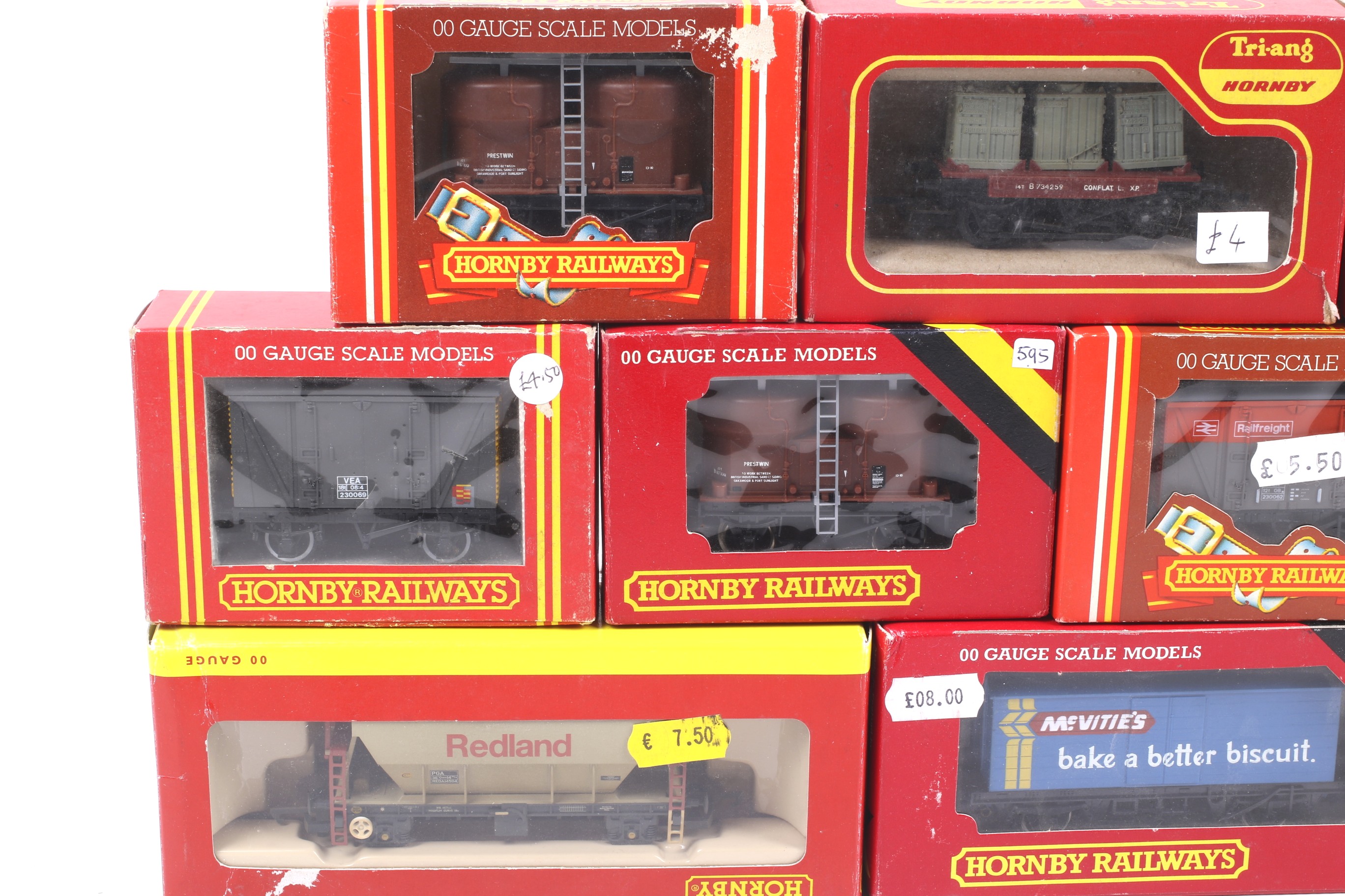 Ten Hornby OO gauge goods wagons. Featuring box cars and containers etc, all in original boxes. - Image 2 of 3