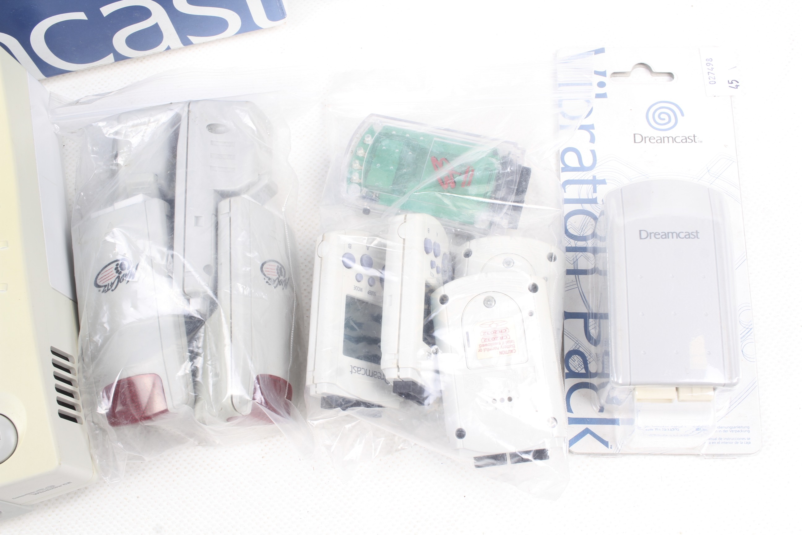 A Sega Dreamcast games console and accessories. - Image 2 of 2