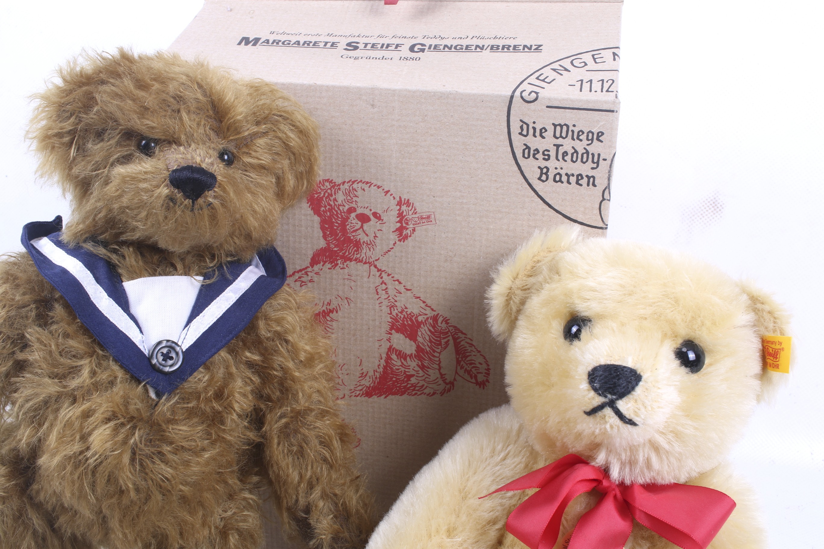 Two teddy bears. Including one Steiff growling bear with a red bow tie and one Deans Edmund bear no. - Bild 2 aus 2