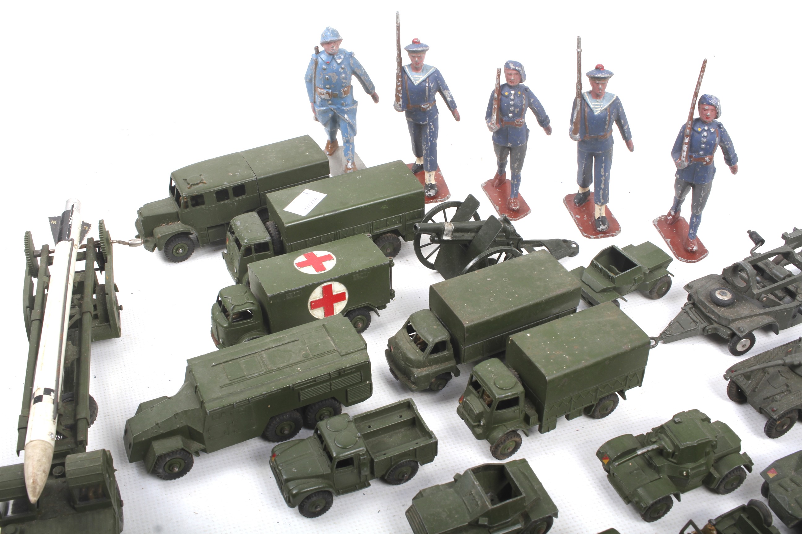 A collection of diecast metal military vehicles and accessories. - Image 2 of 3