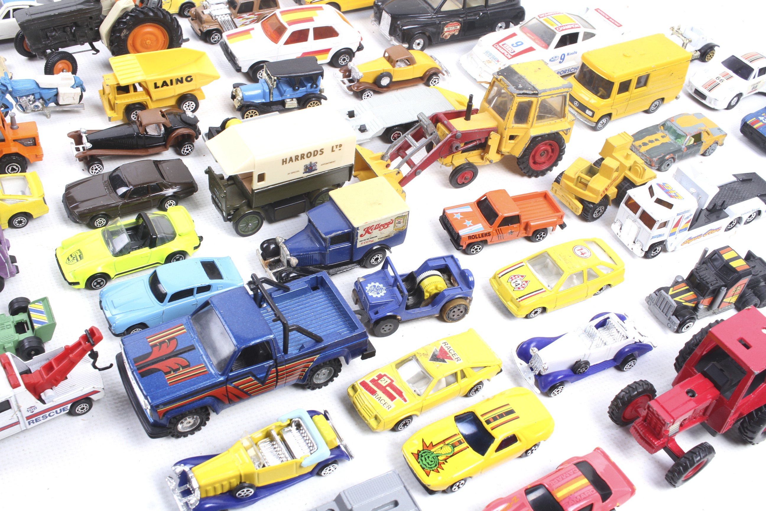 A collection of unboxed diecast vehicles. - Image 3 of 3