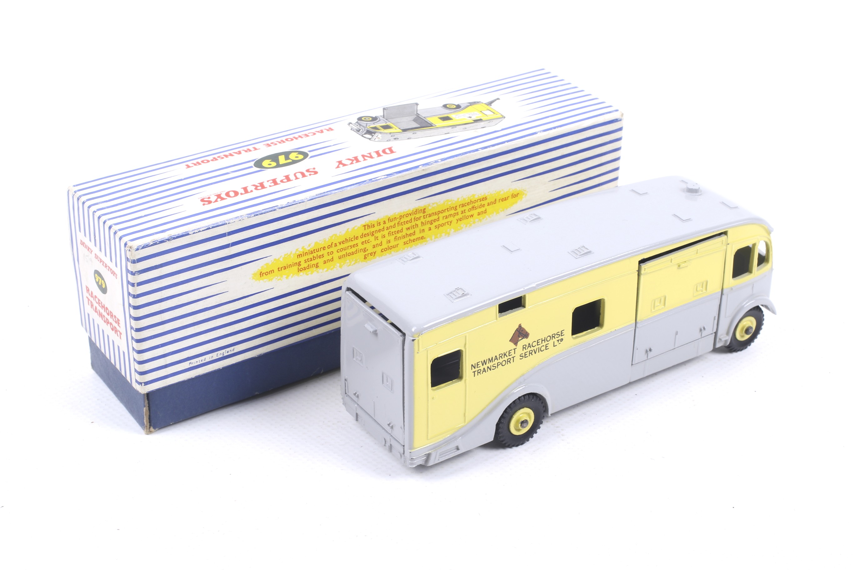 A Dinky Supertoys diecast Racehorse Transport horsebox. No. - Image 2 of 2