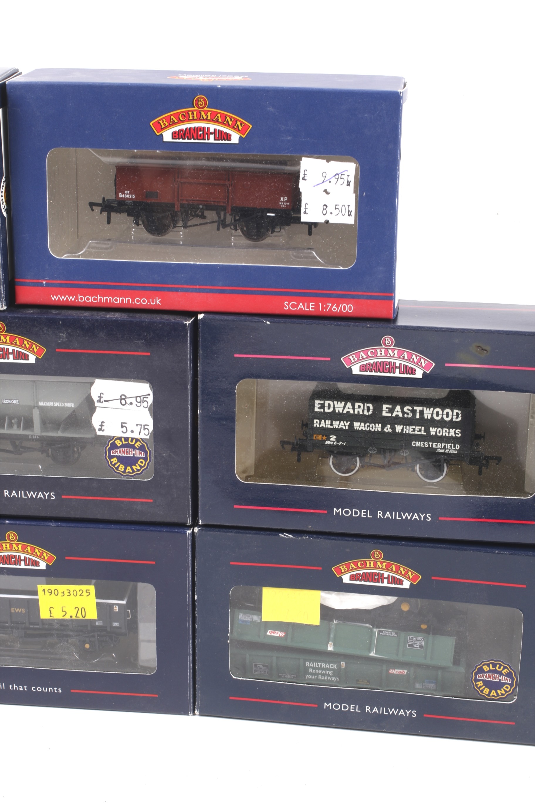 Eight Bachmann OO gauge goods wagons. Featuring ore and mineral wagons etc, all in original boxes. - Image 3 of 3