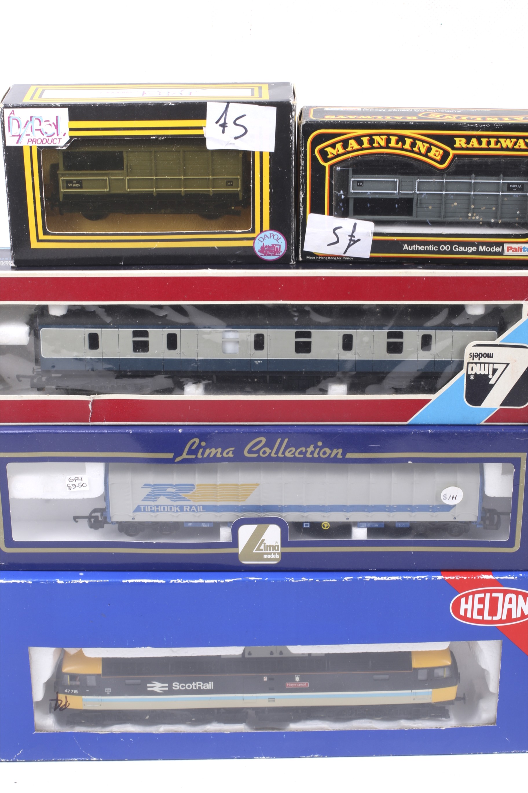 A mixed OO gauge collection of vehicles. - Image 2 of 3