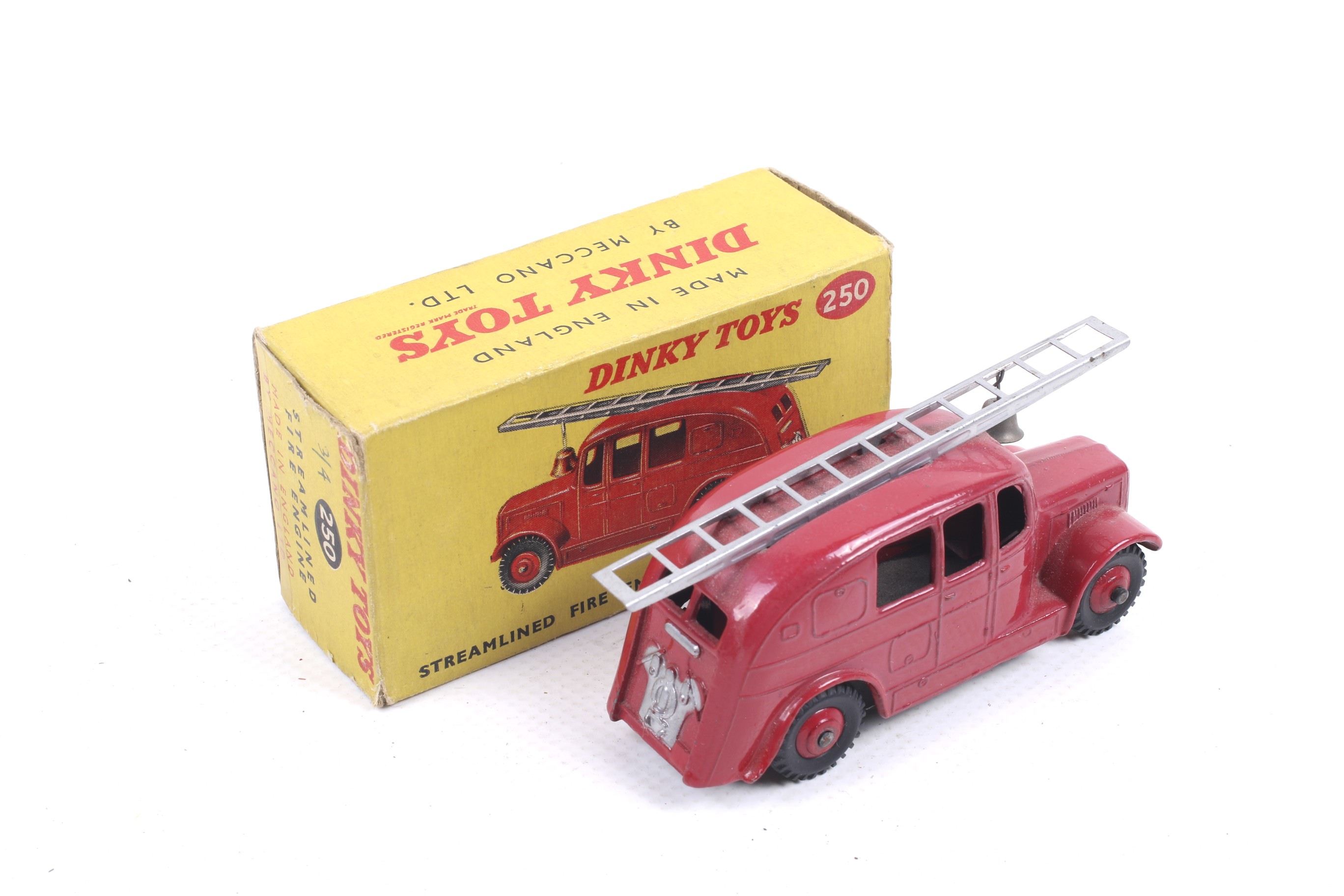 A Dinky diecast Streamlined Fire Engine. No. - Bild 2 aus 2