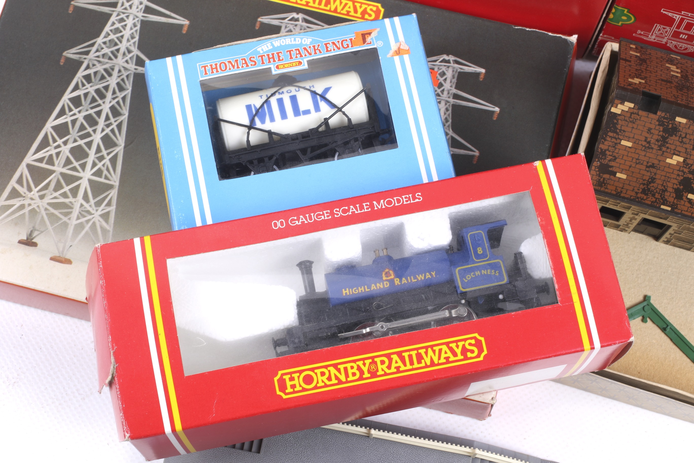 A collection of OO gauge railway accessories. - Image 2 of 2