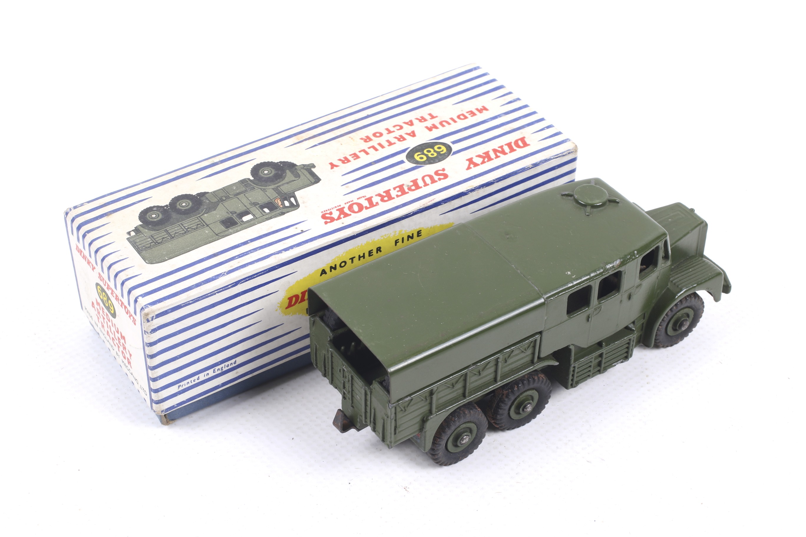 A Dinky diecast Medium Artillery Tractor. No. - Bild 2 aus 2