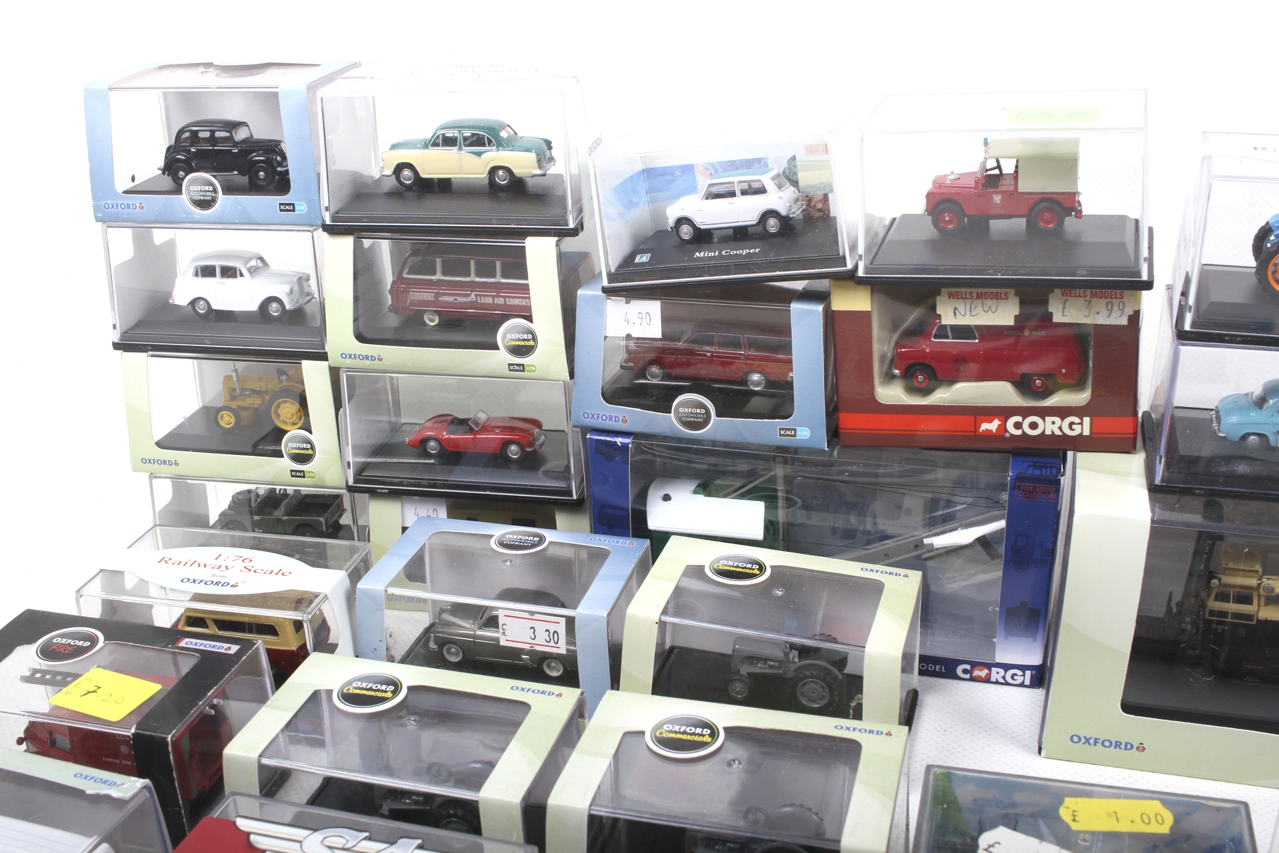 A collection of 1:76 scale diecast vehicles. - Image 2 of 3