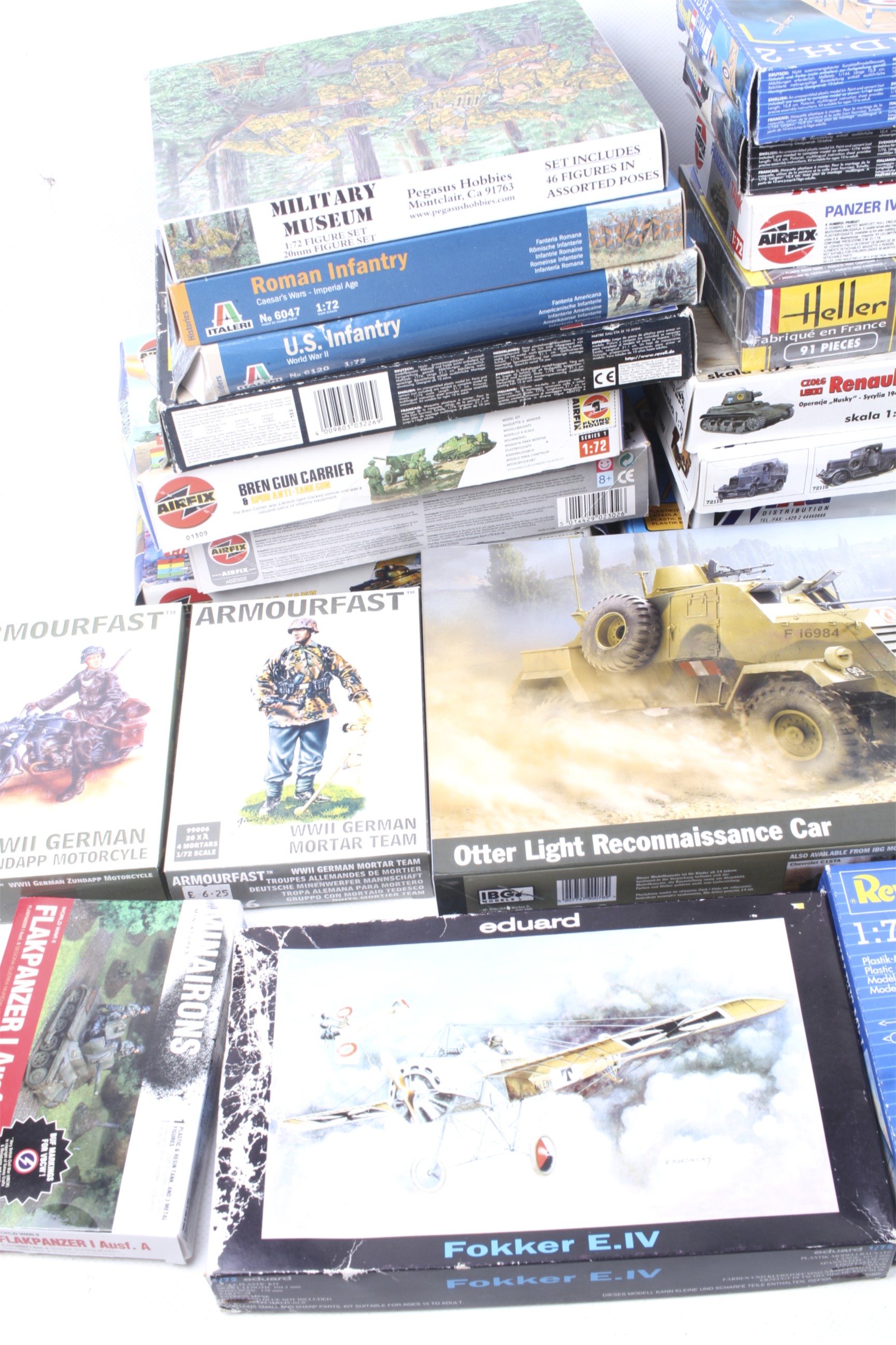 An assortment of mainly military related model kits. - Image 2 of 4