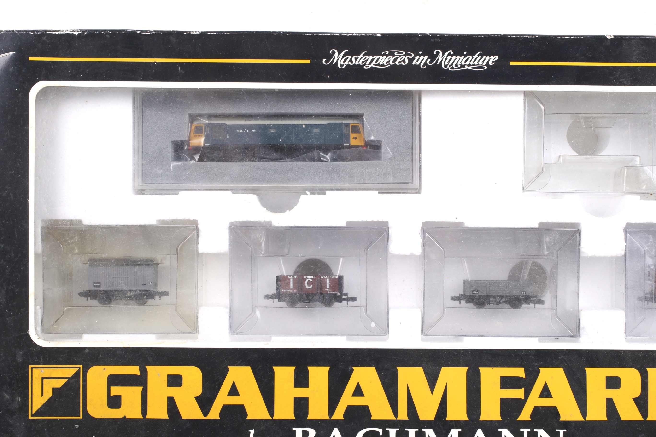 A collection of N gauge Graham Farish model railway. - Image 2 of 3