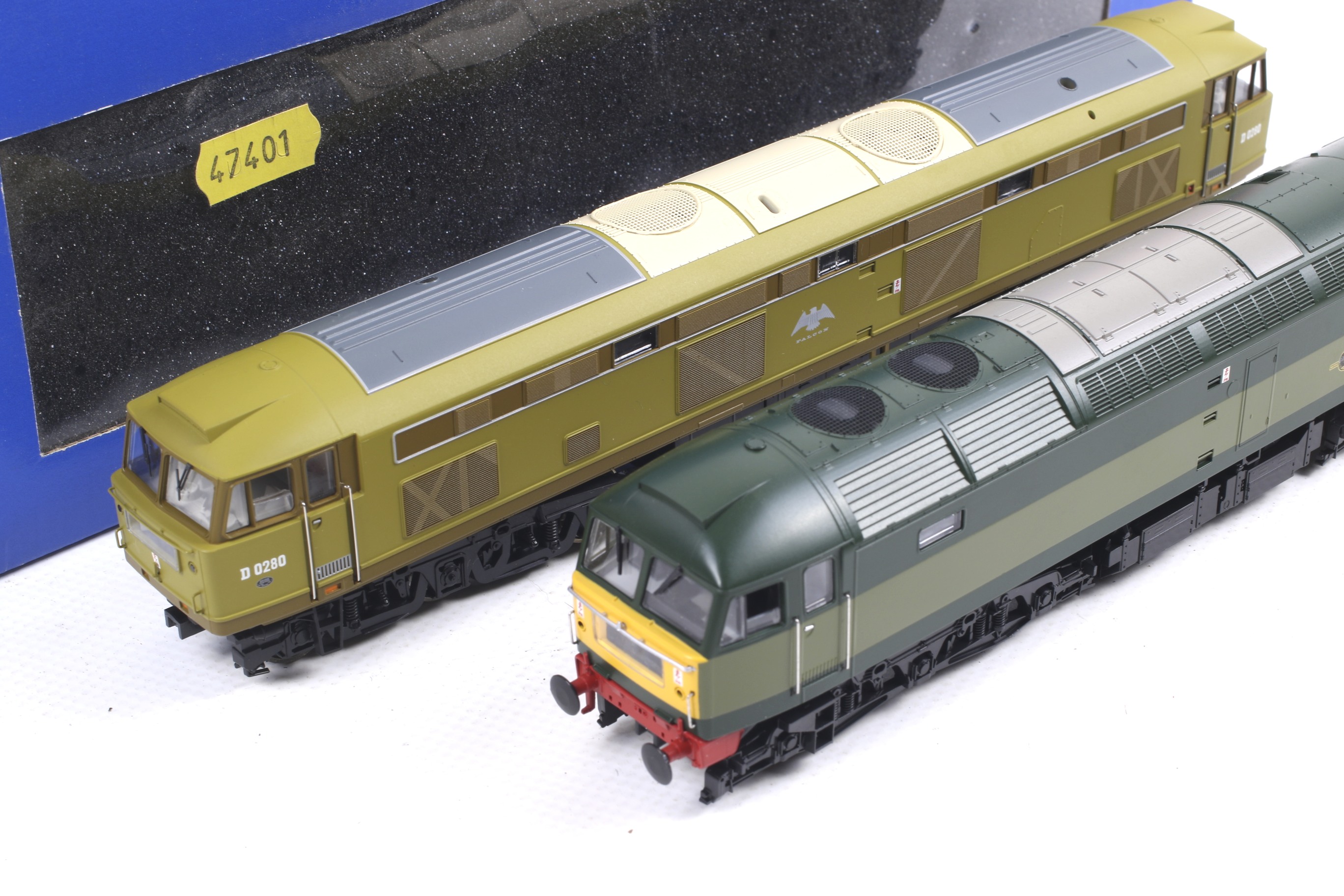 Two Heljan OO gauge diesel locomotives. Comprising one Falcon no. D0280 and one BR class 47 no. - Image 2 of 2