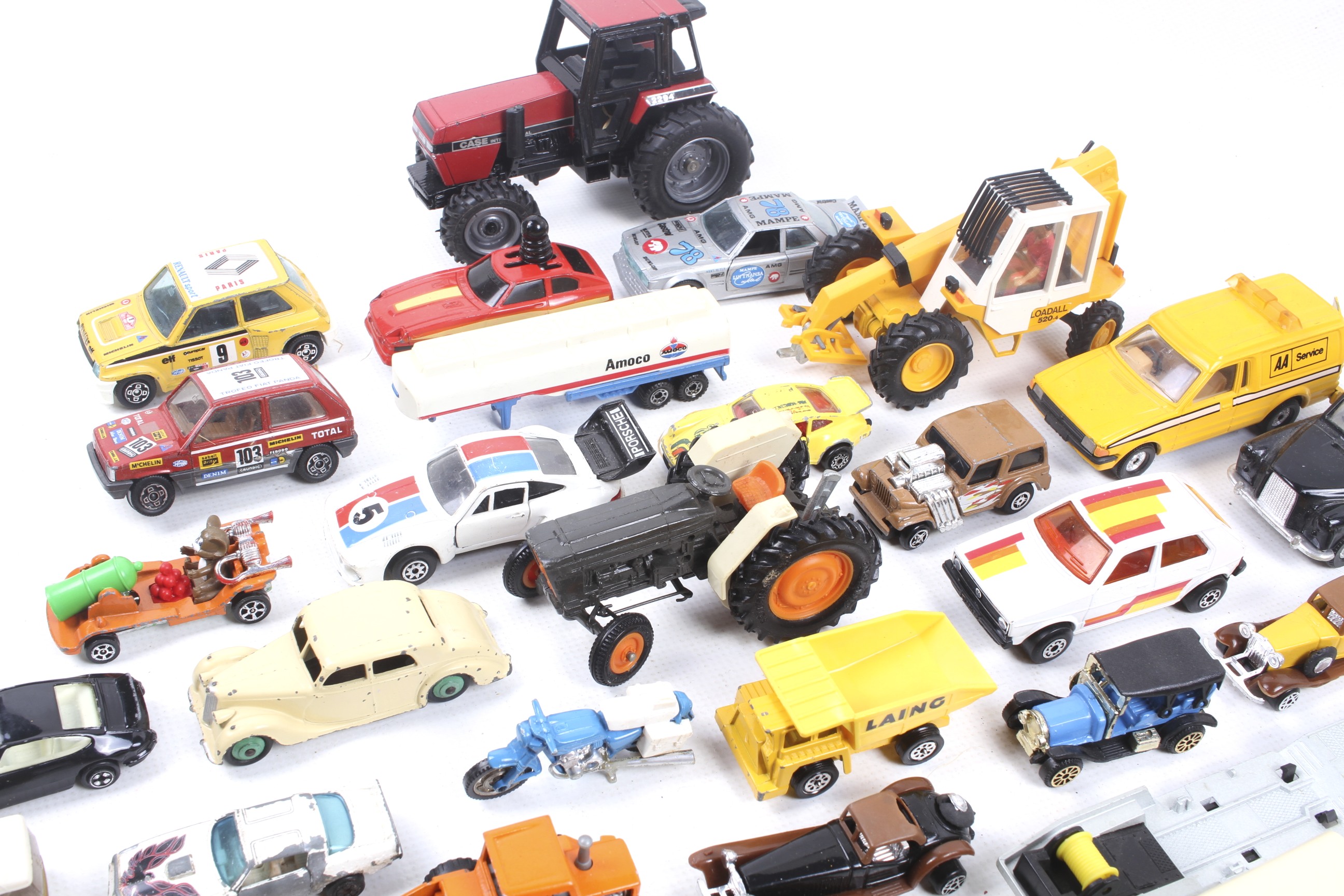 A collection of unboxed diecast vehicles. - Image 2 of 3